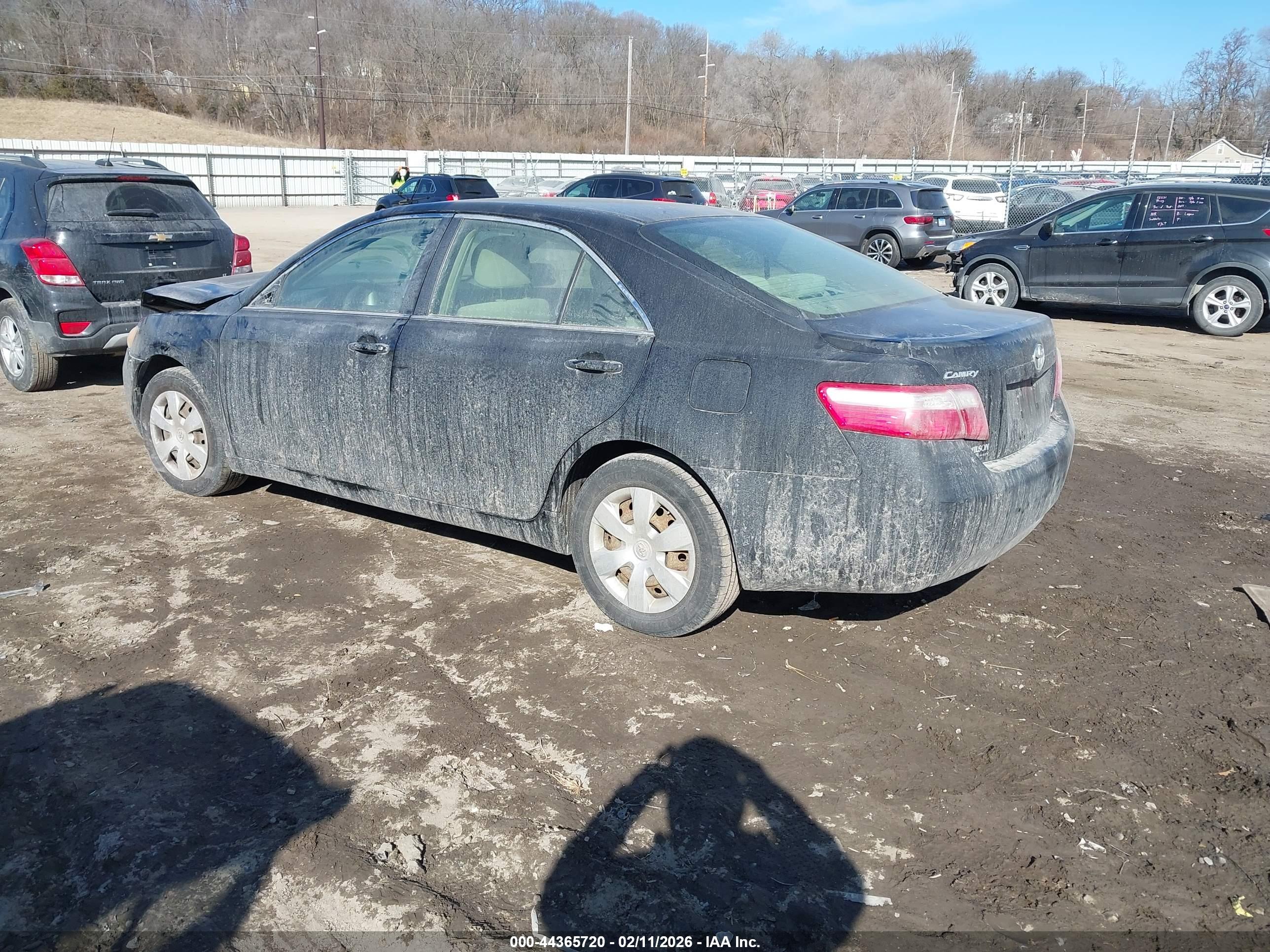 TOYOTA CAMRY image 3