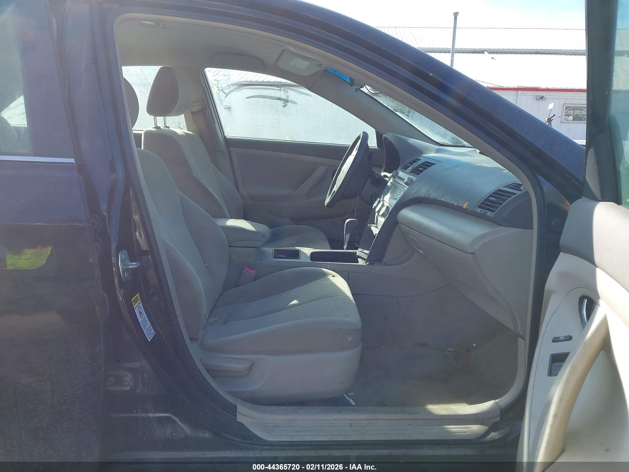 TOYOTA CAMRY image 5
