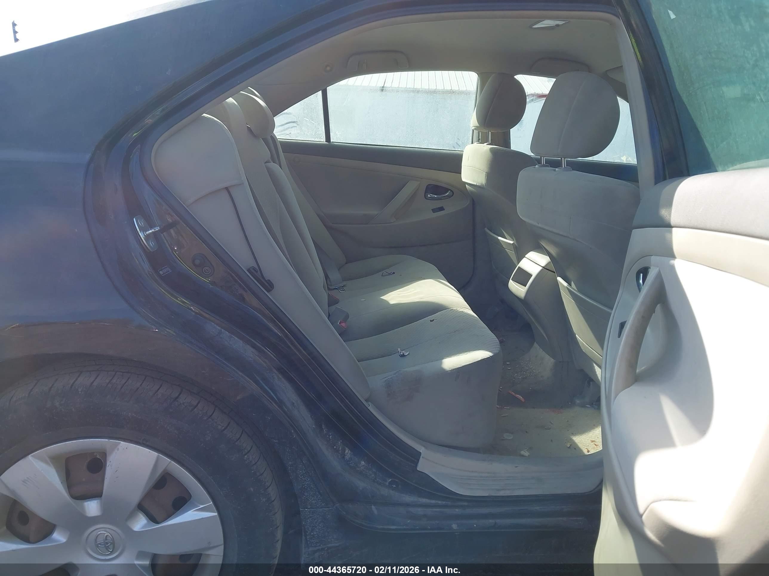 TOYOTA CAMRY image 8