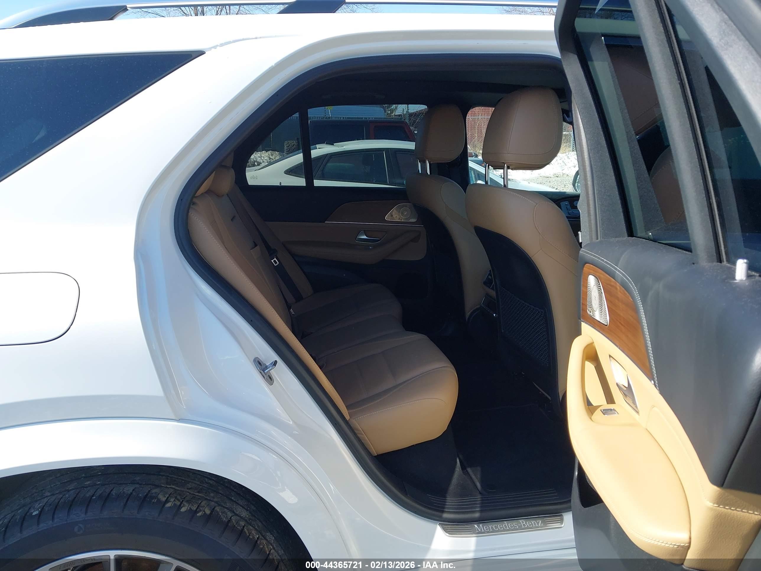 MERCEDES-BENZ GLE image 8