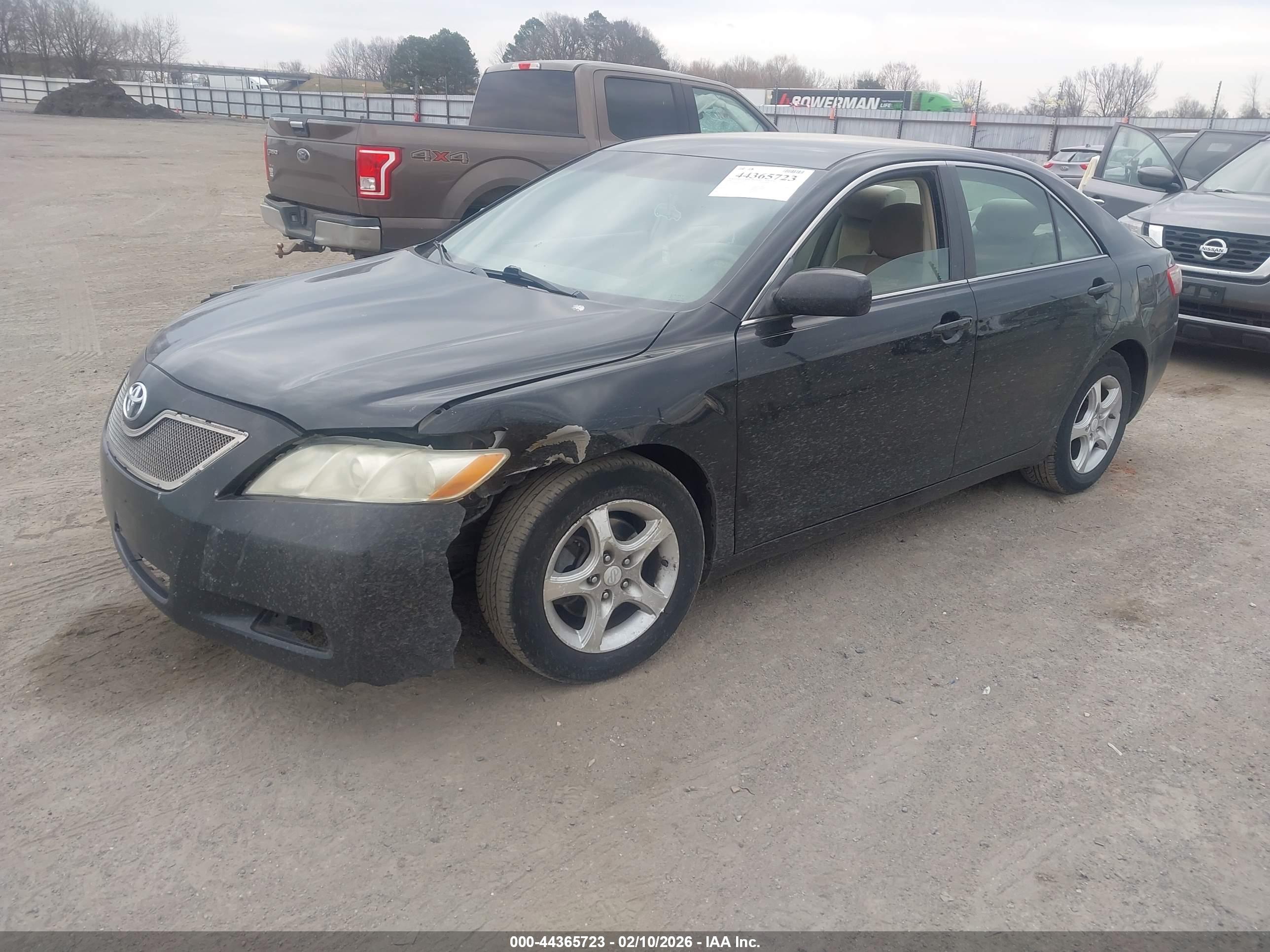 TOYOTA CAMRY image 2