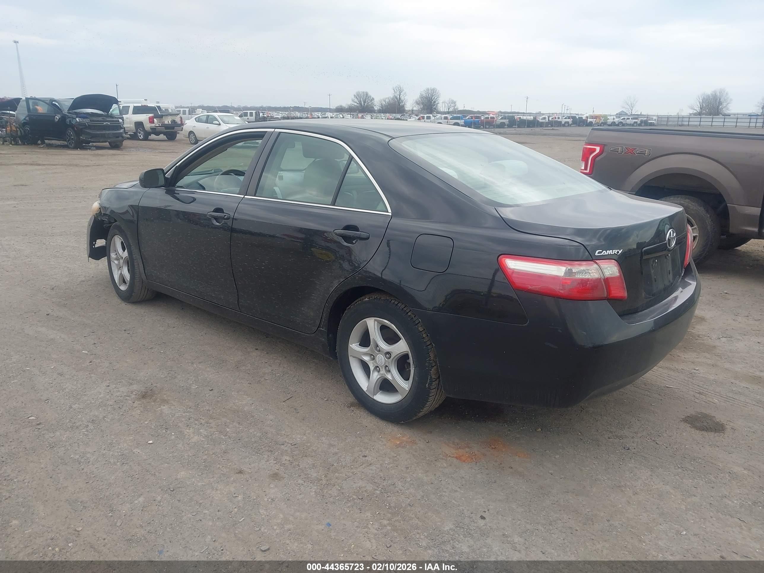TOYOTA CAMRY image 3