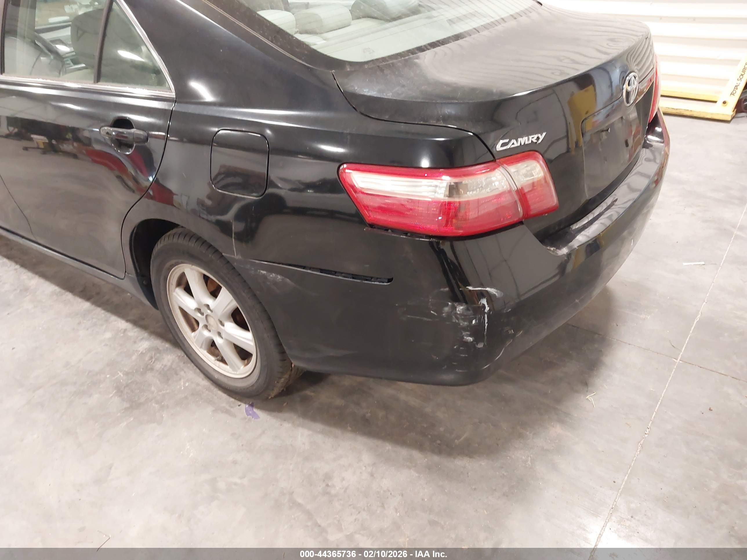 TOYOTA CAMRY image 6