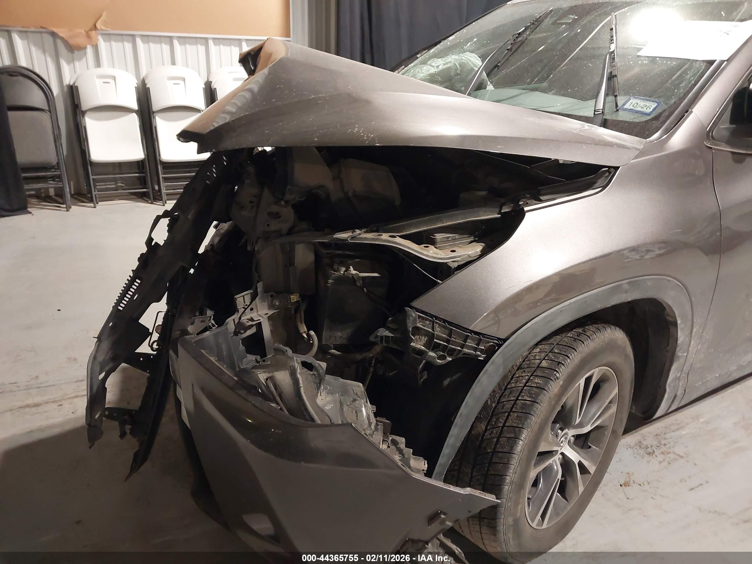 TOYOTA HIGHLANDER image 6