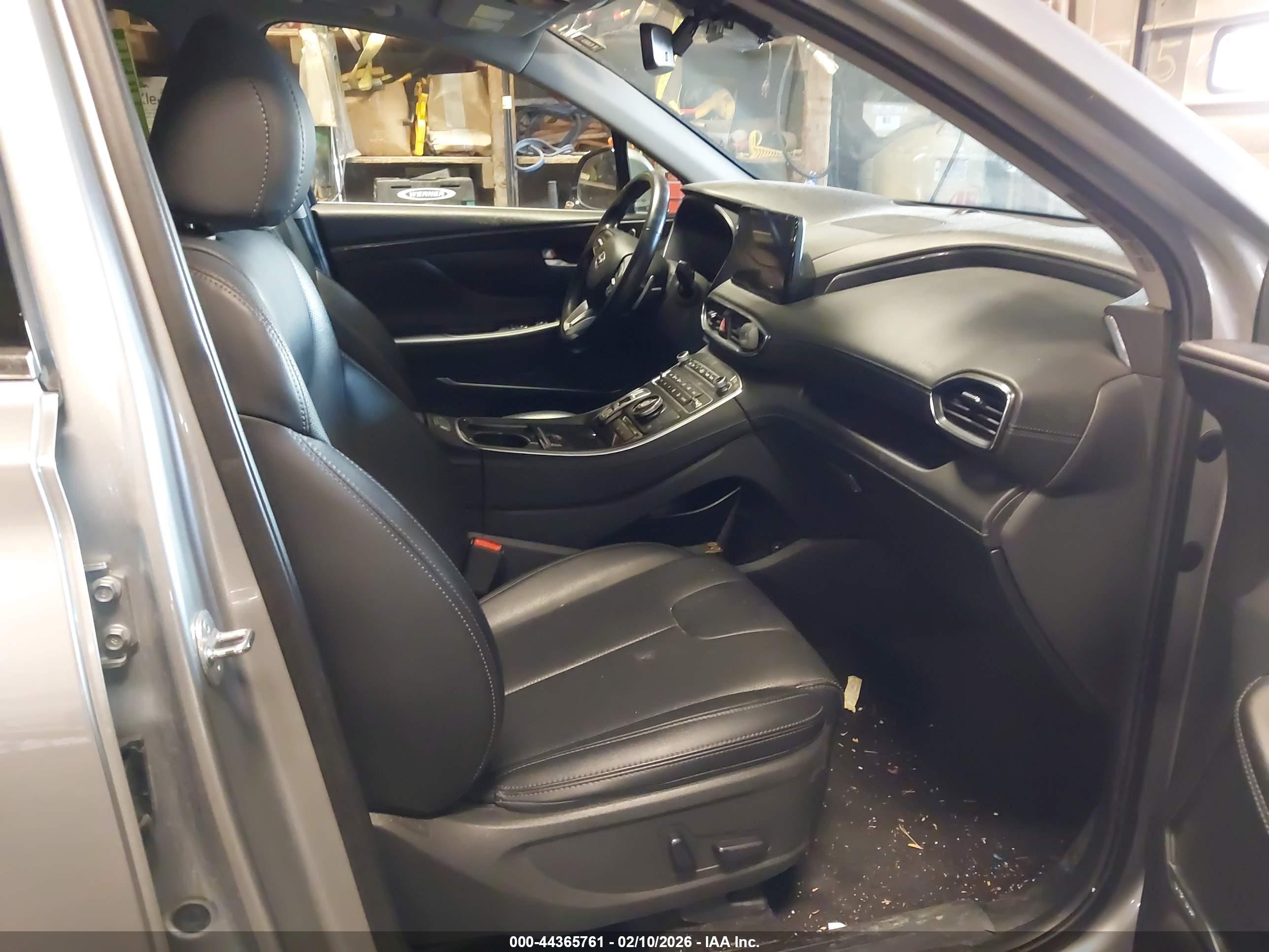 HYUNDAI SANTA image 5