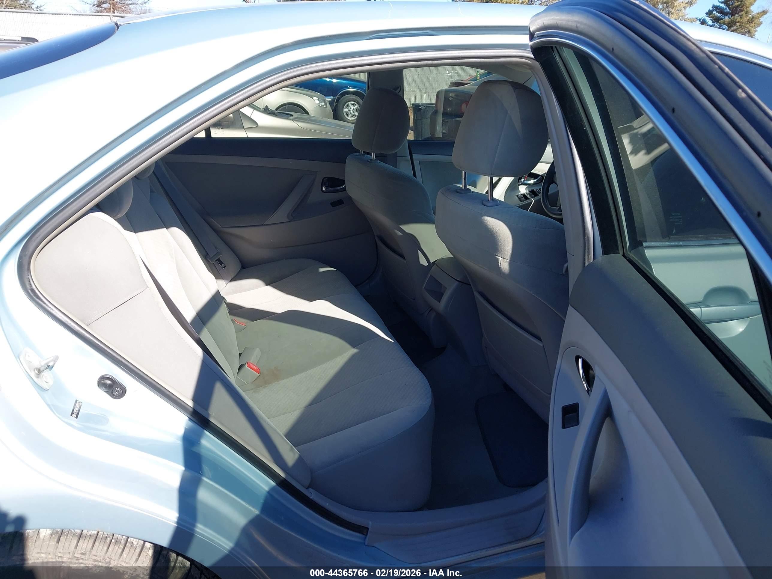 TOYOTA CAMRY image 8