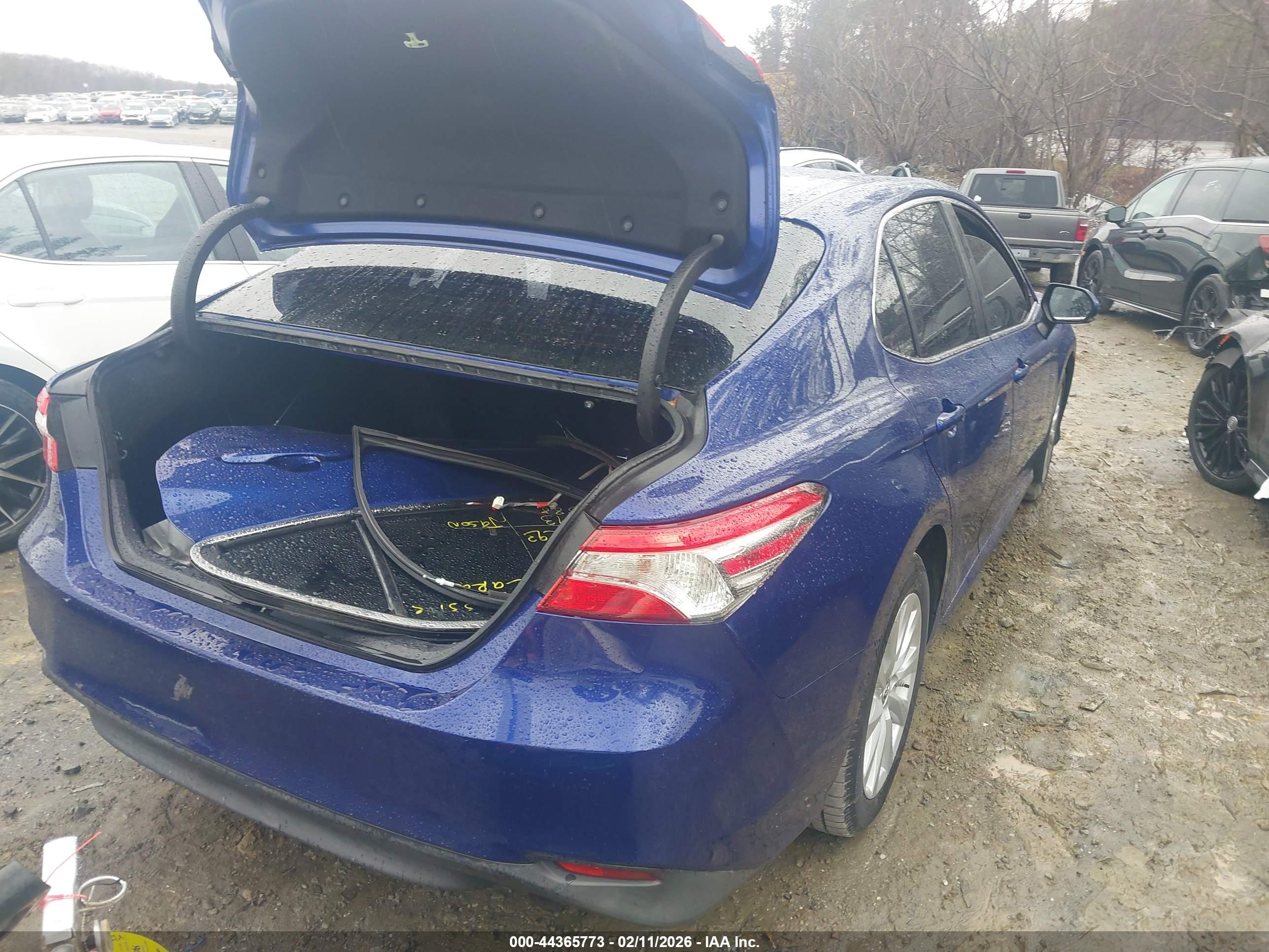 TOYOTA CAMRY image 4