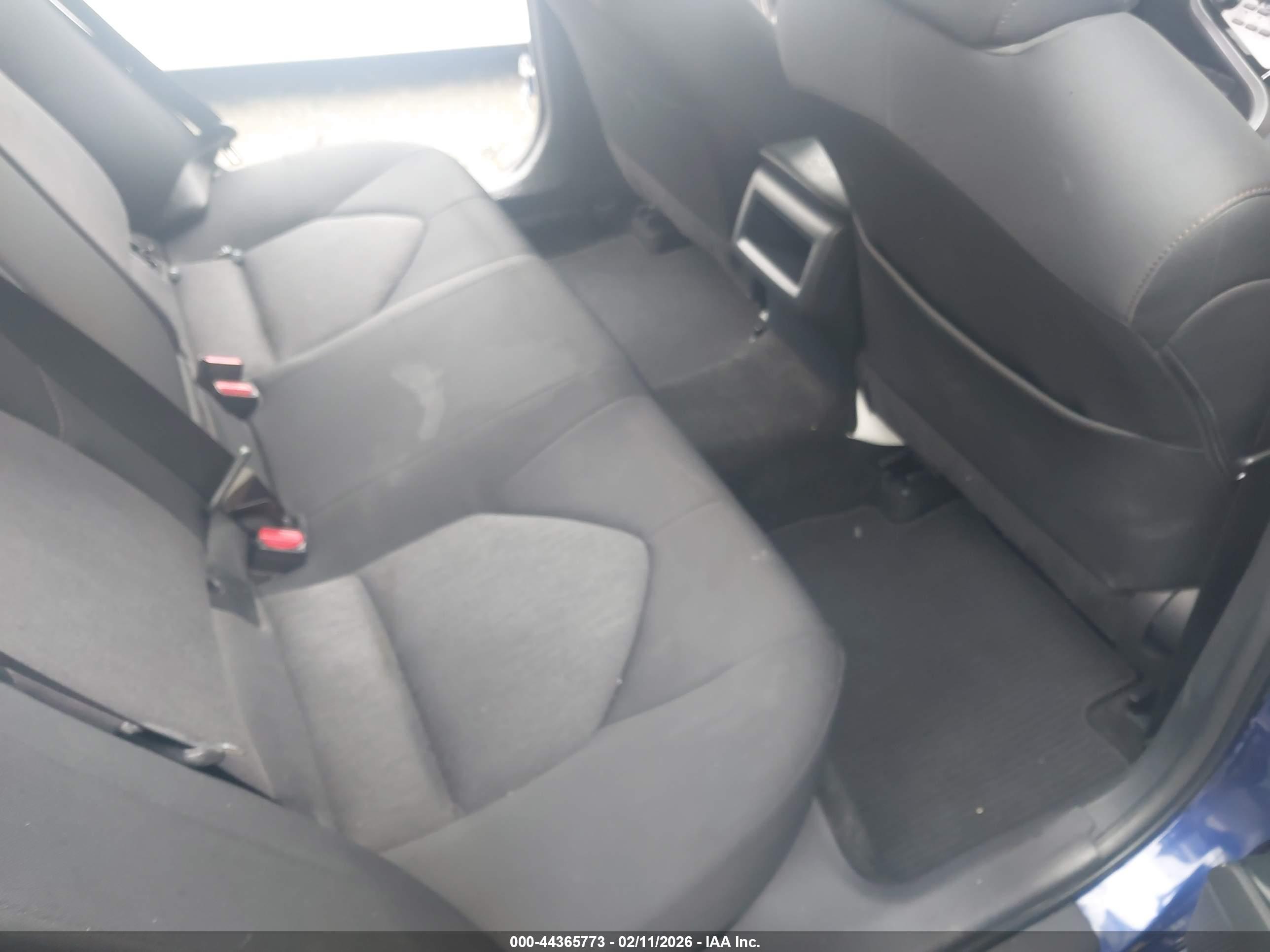 TOYOTA CAMRY image 8