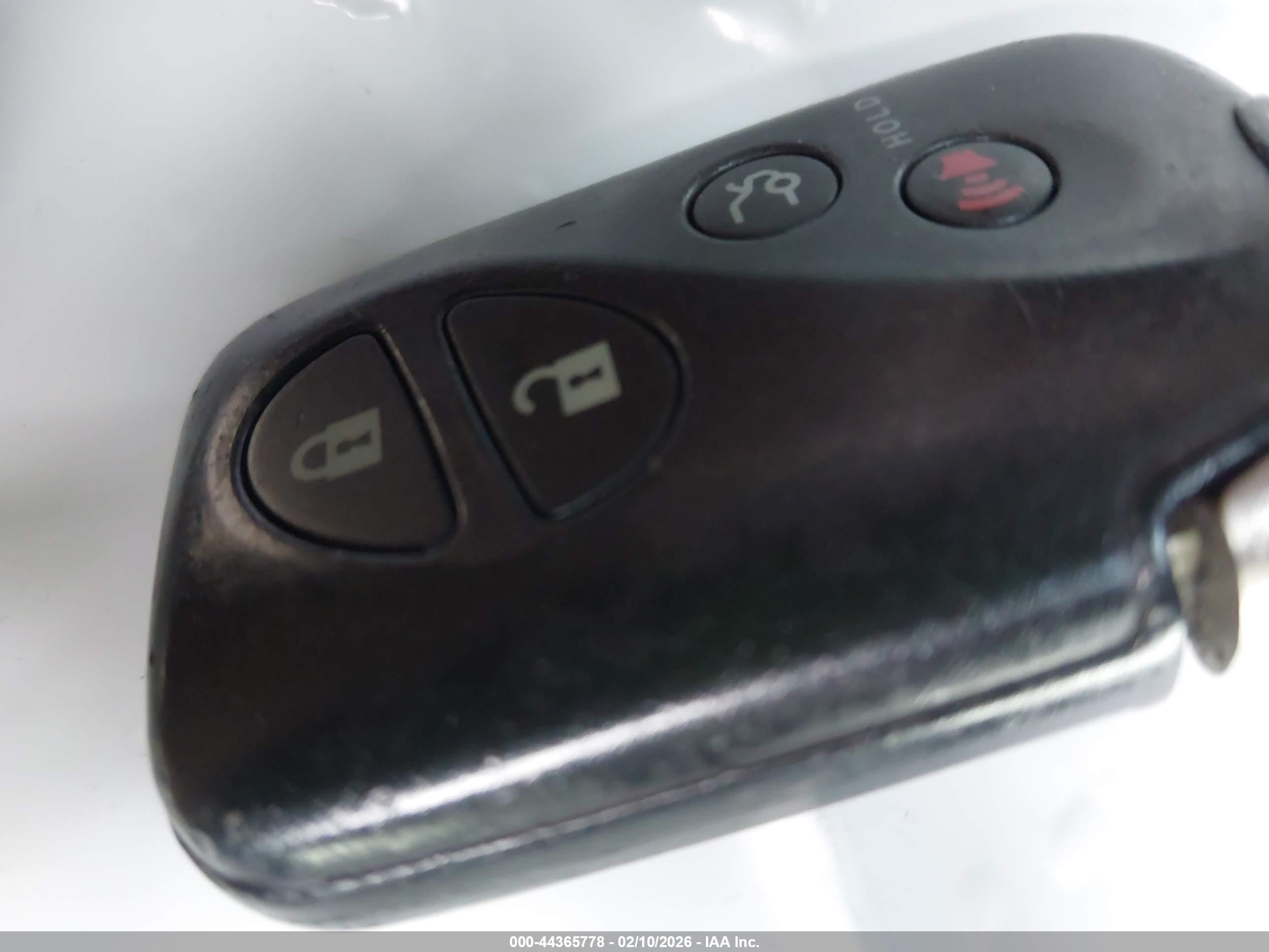 LEXUS IS image 11