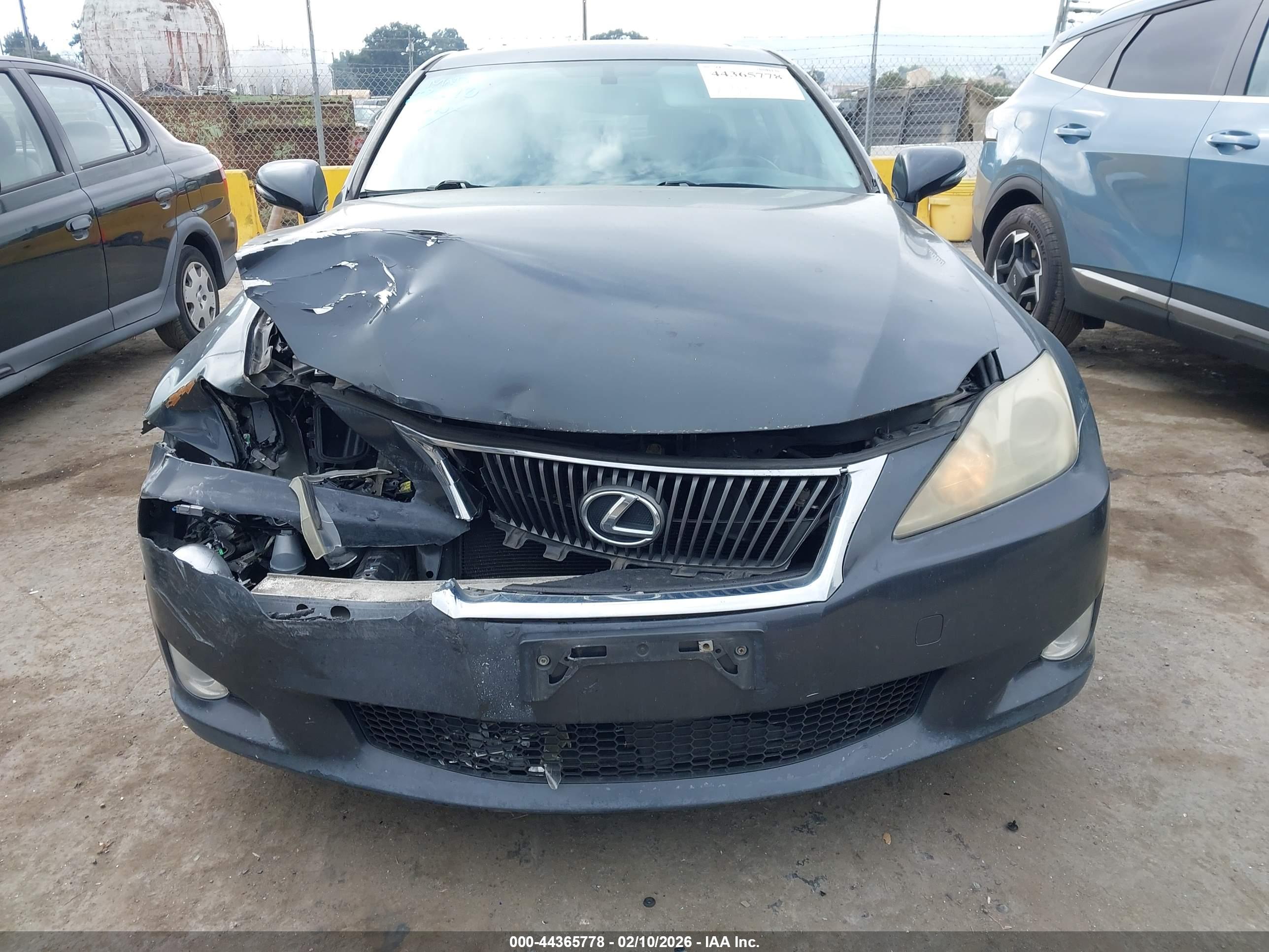 LEXUS IS image 6