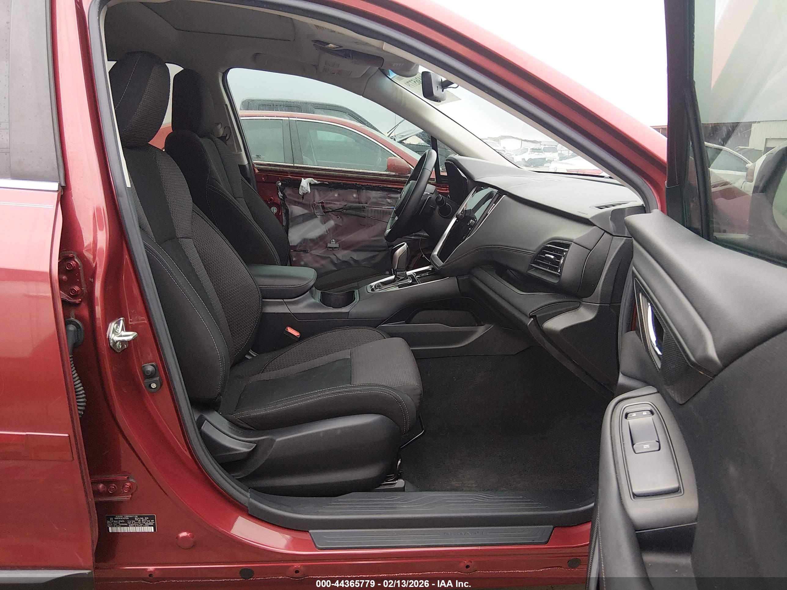 SUBARU OUTBACK image 5