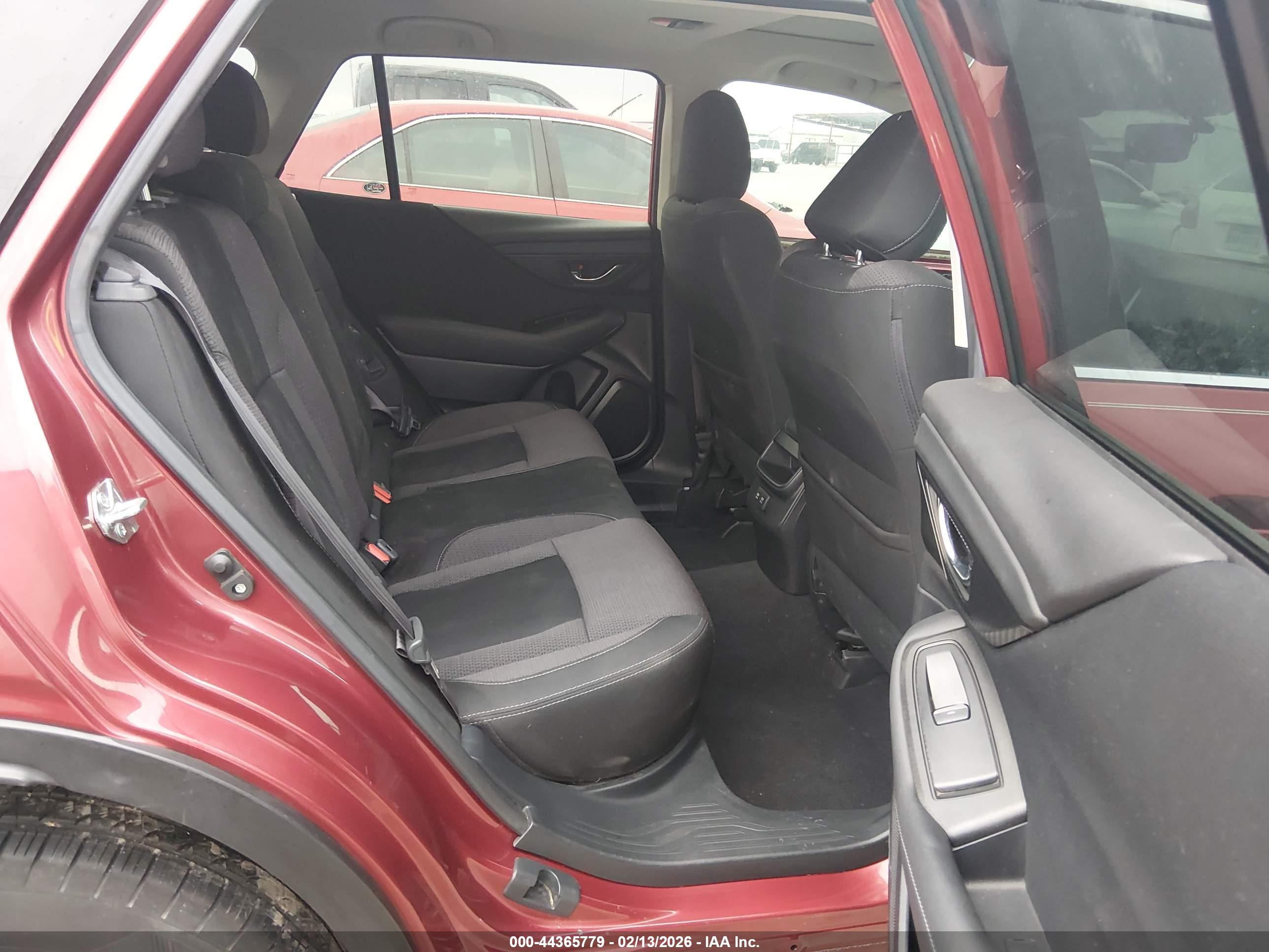 SUBARU OUTBACK image 8