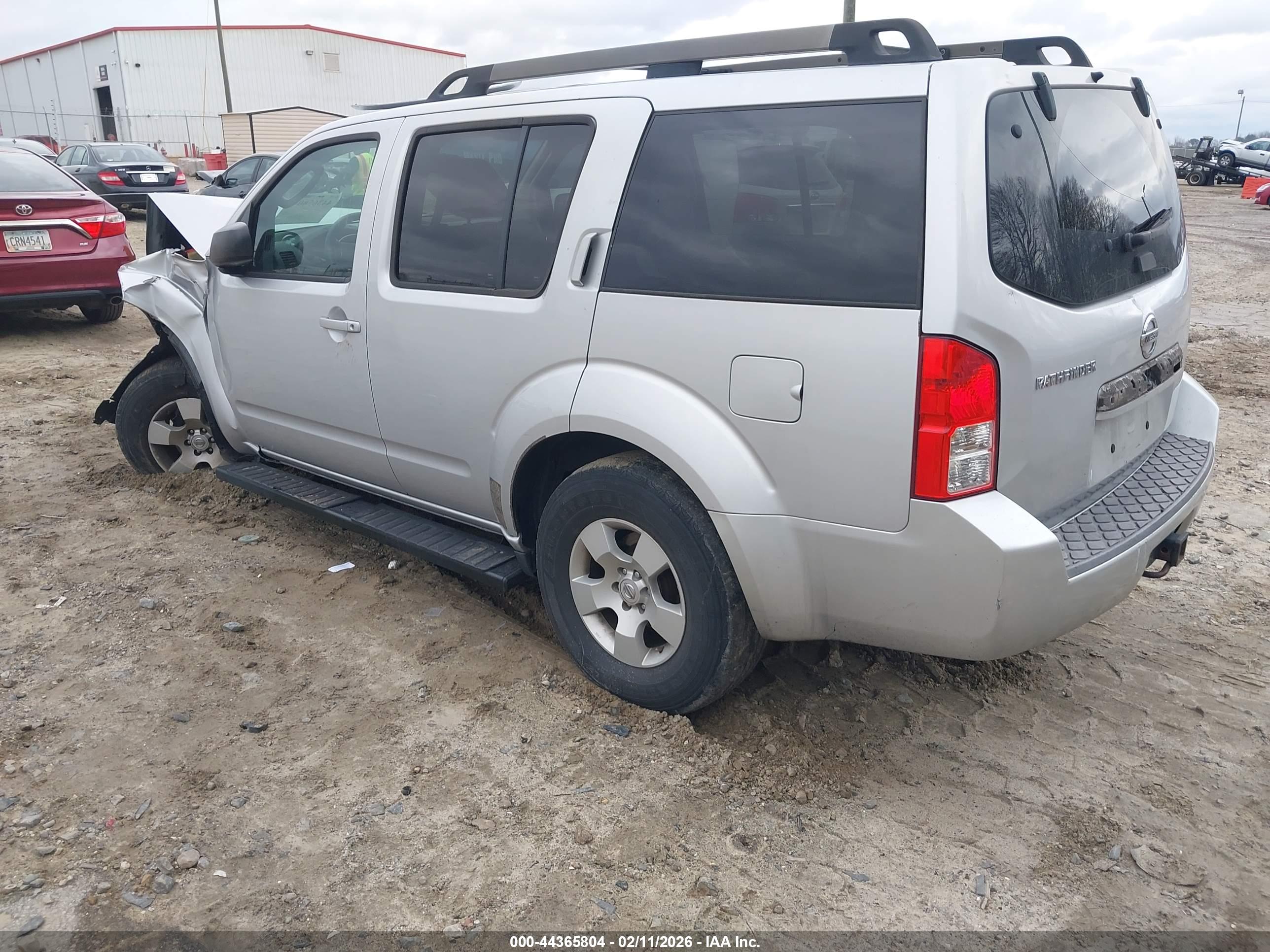 NISSAN PATHFINDER image 3