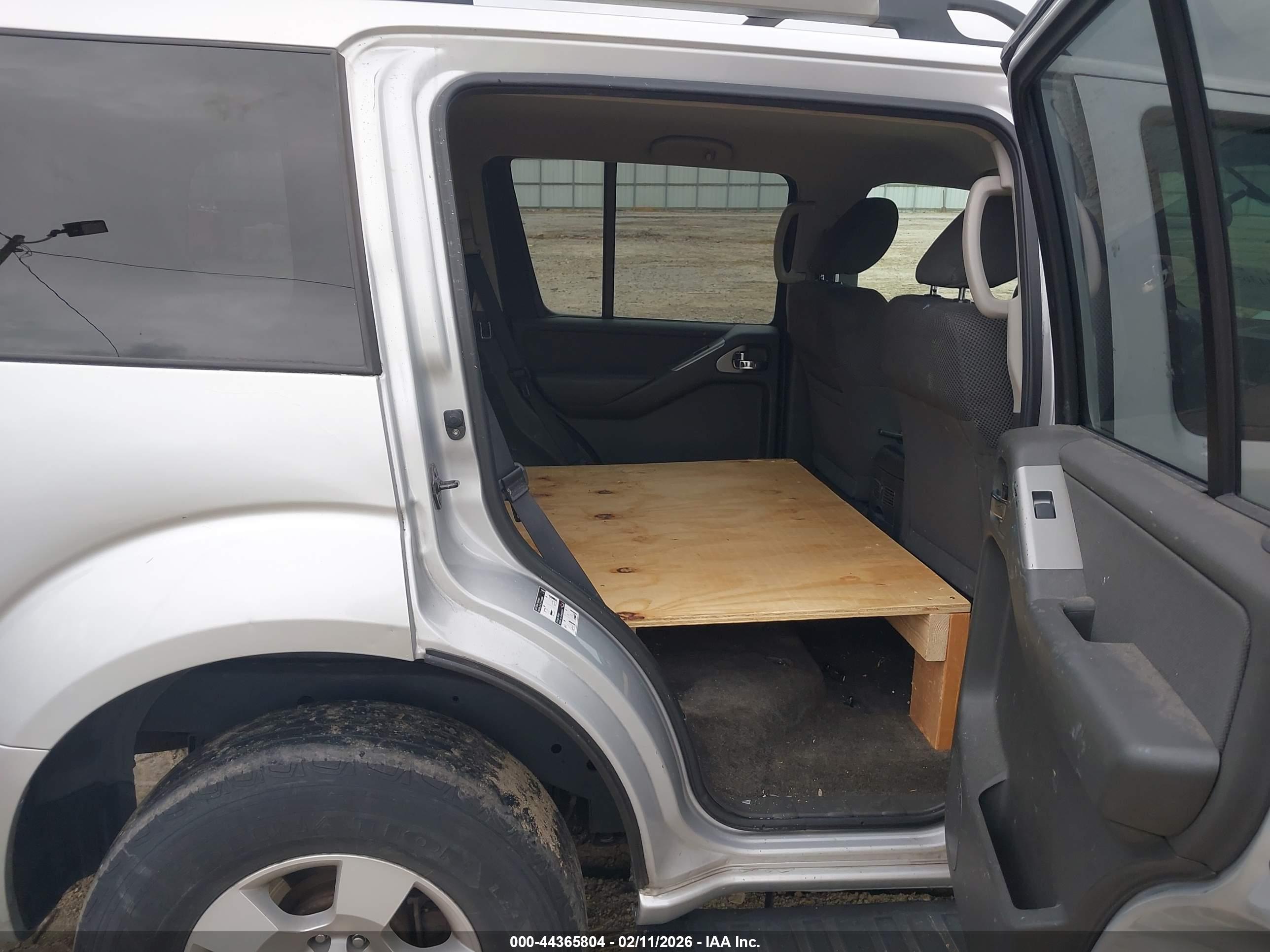 NISSAN PATHFINDER image 8