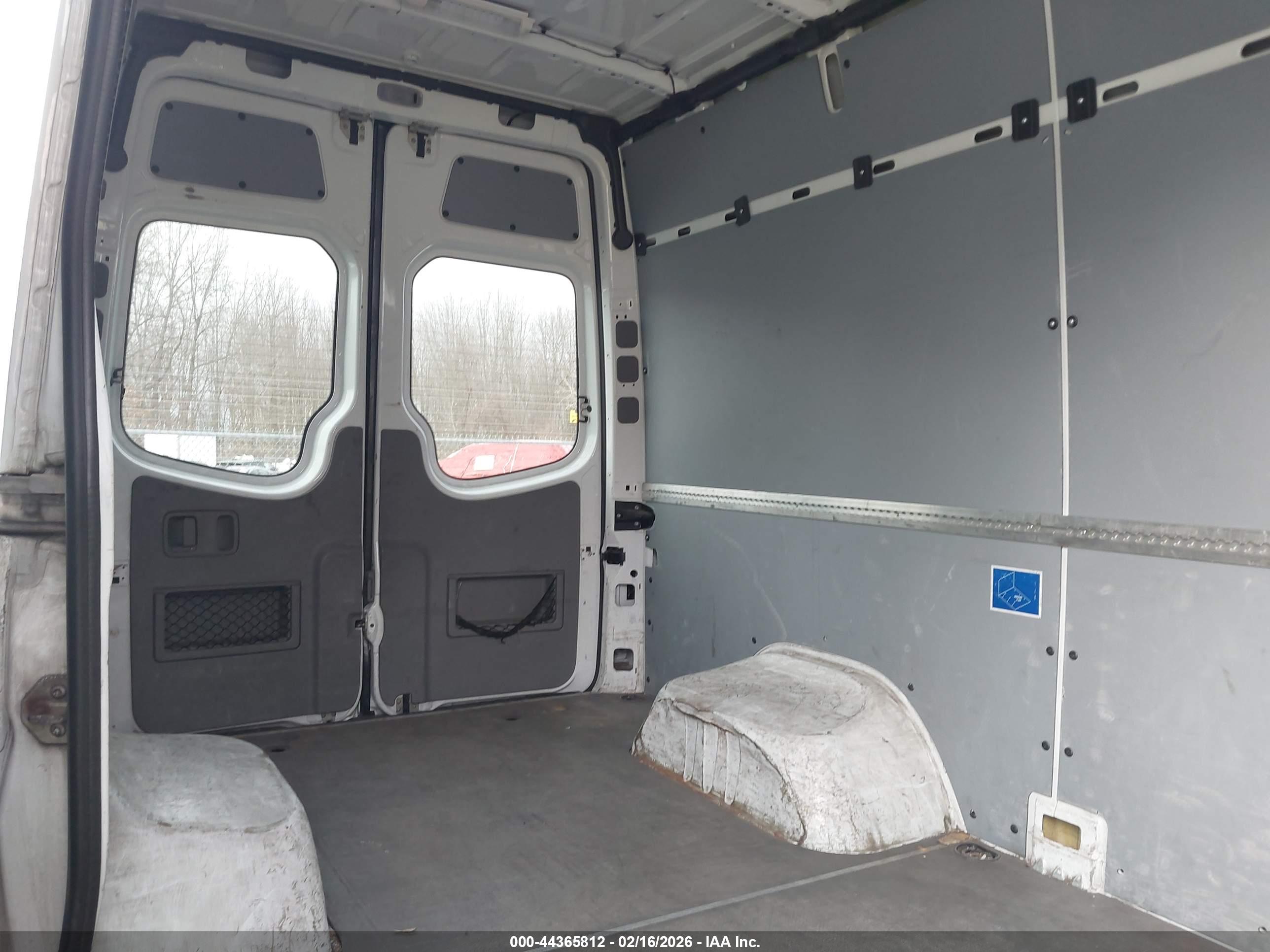 MERCEDES-BENZ SPRINTER image 7