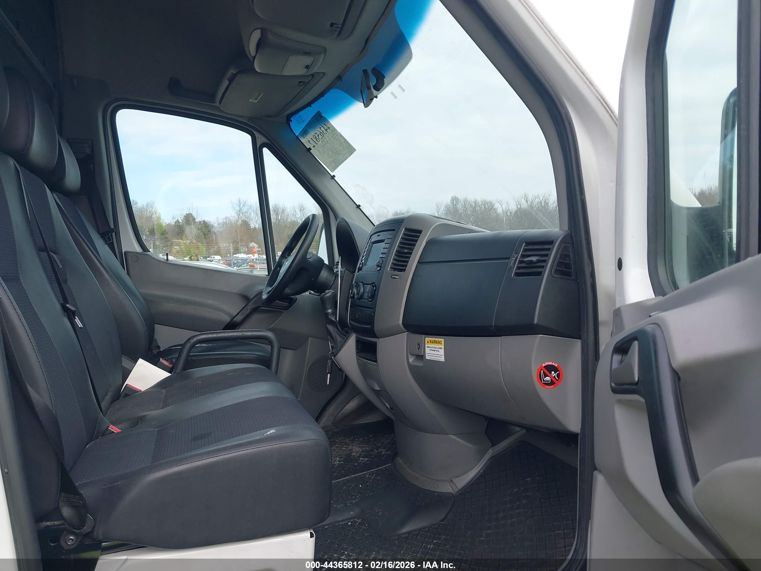 MERCEDES-BENZ SPRINTER image 8