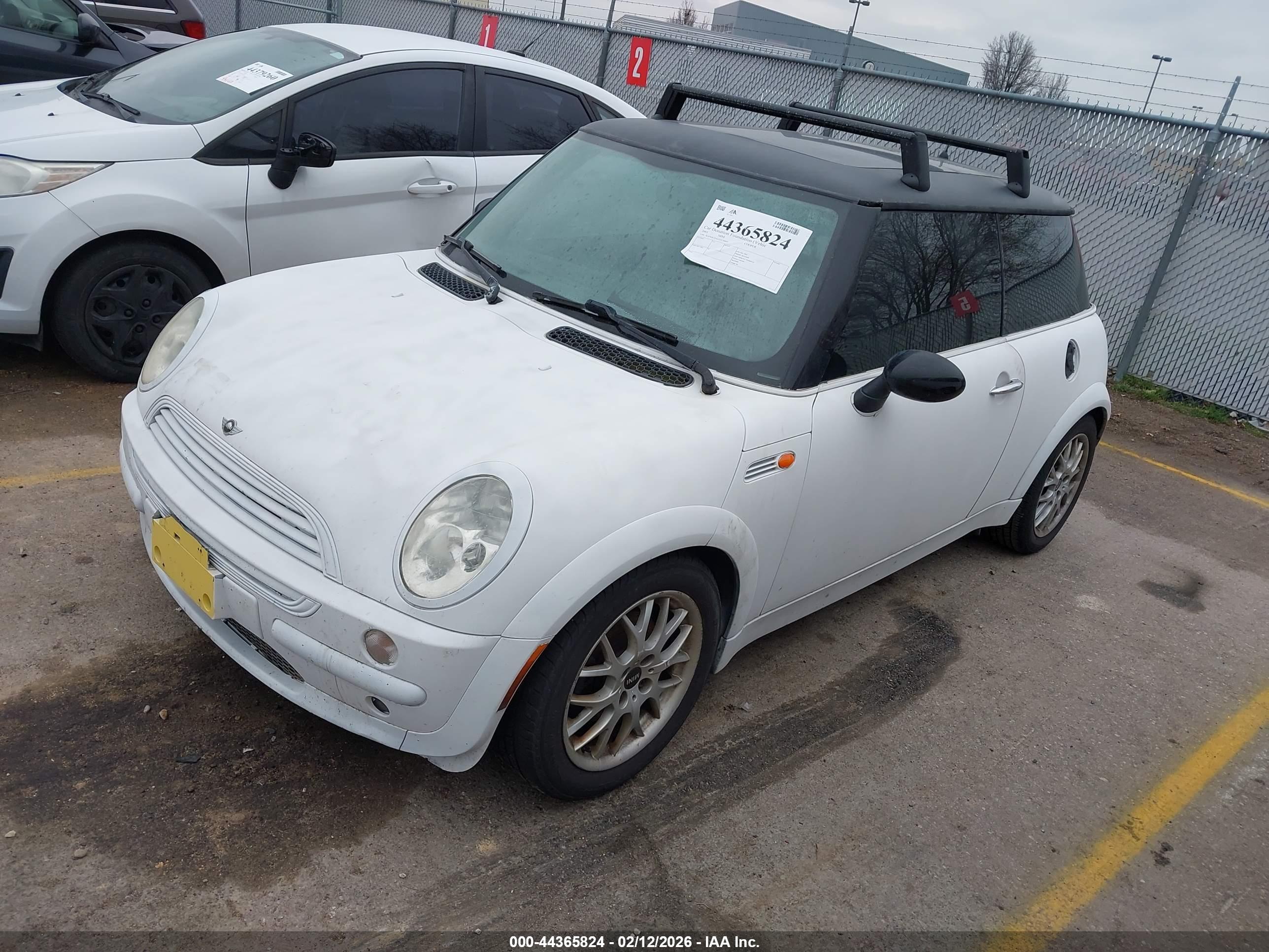 MINI COOPER image 2