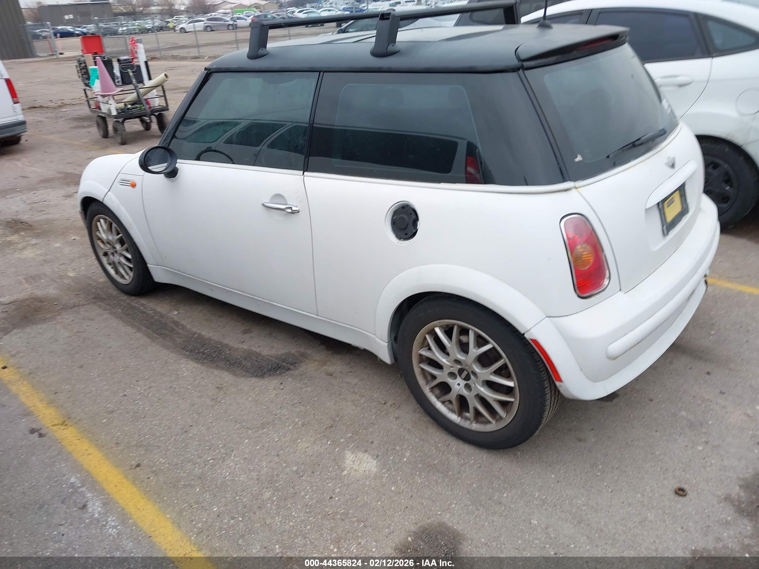 MINI COOPER image 3
