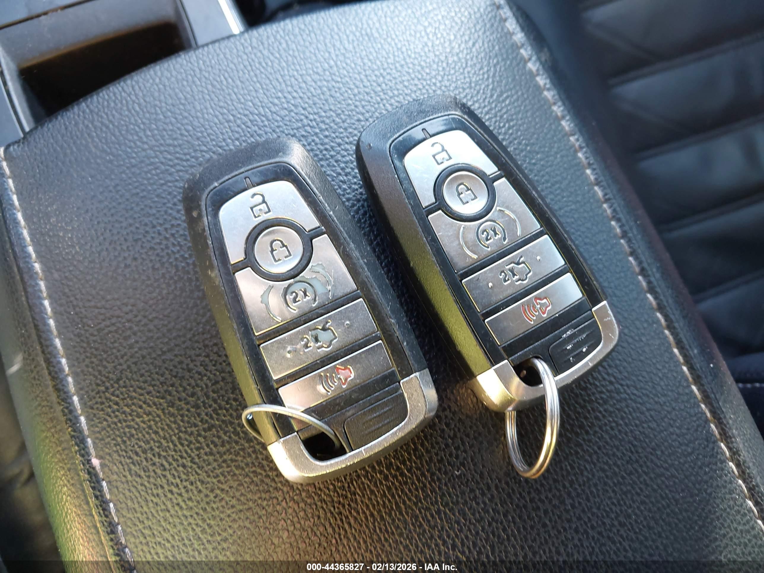 FORD FUSION image 11
