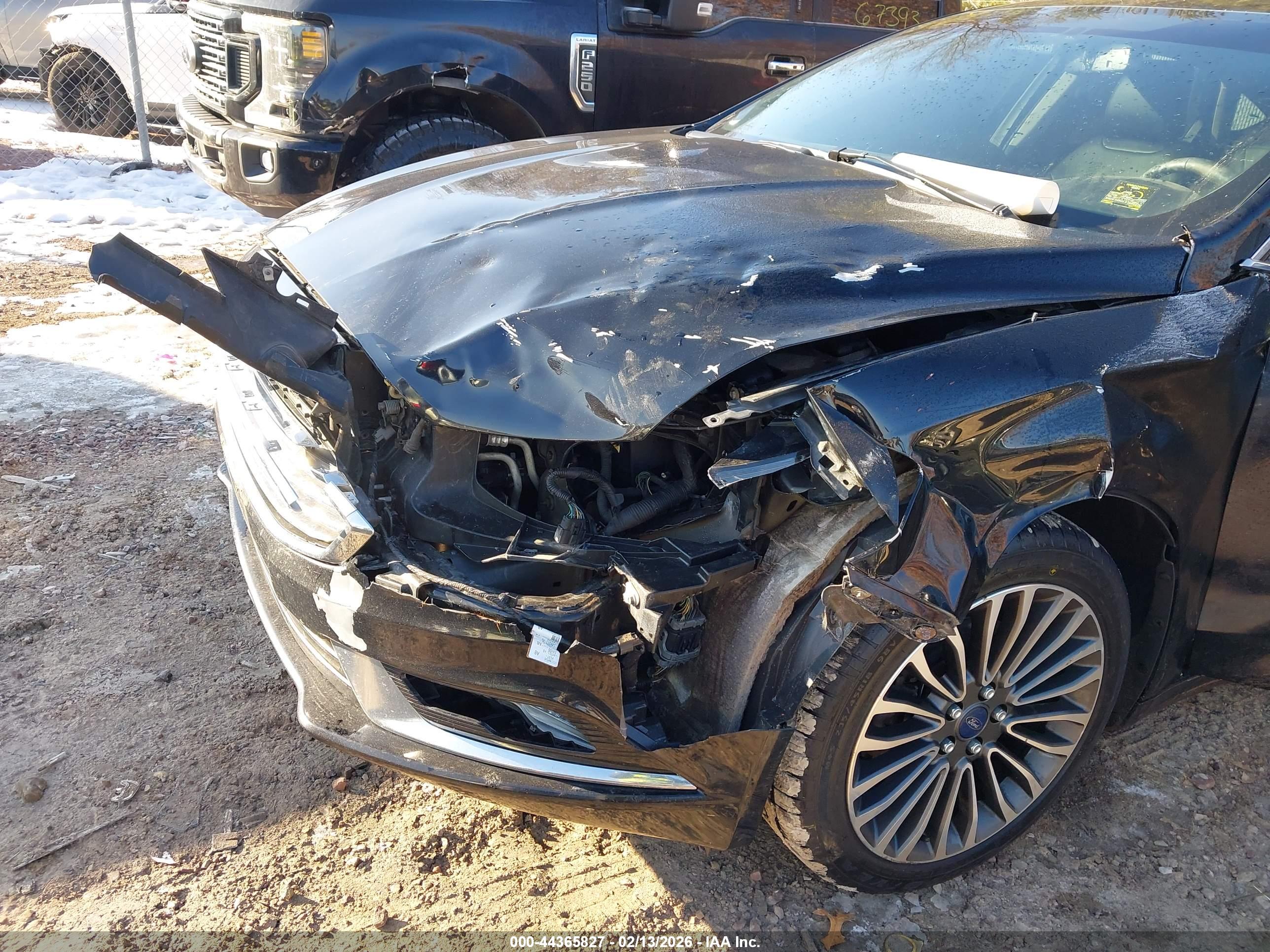FORD FUSION image 6