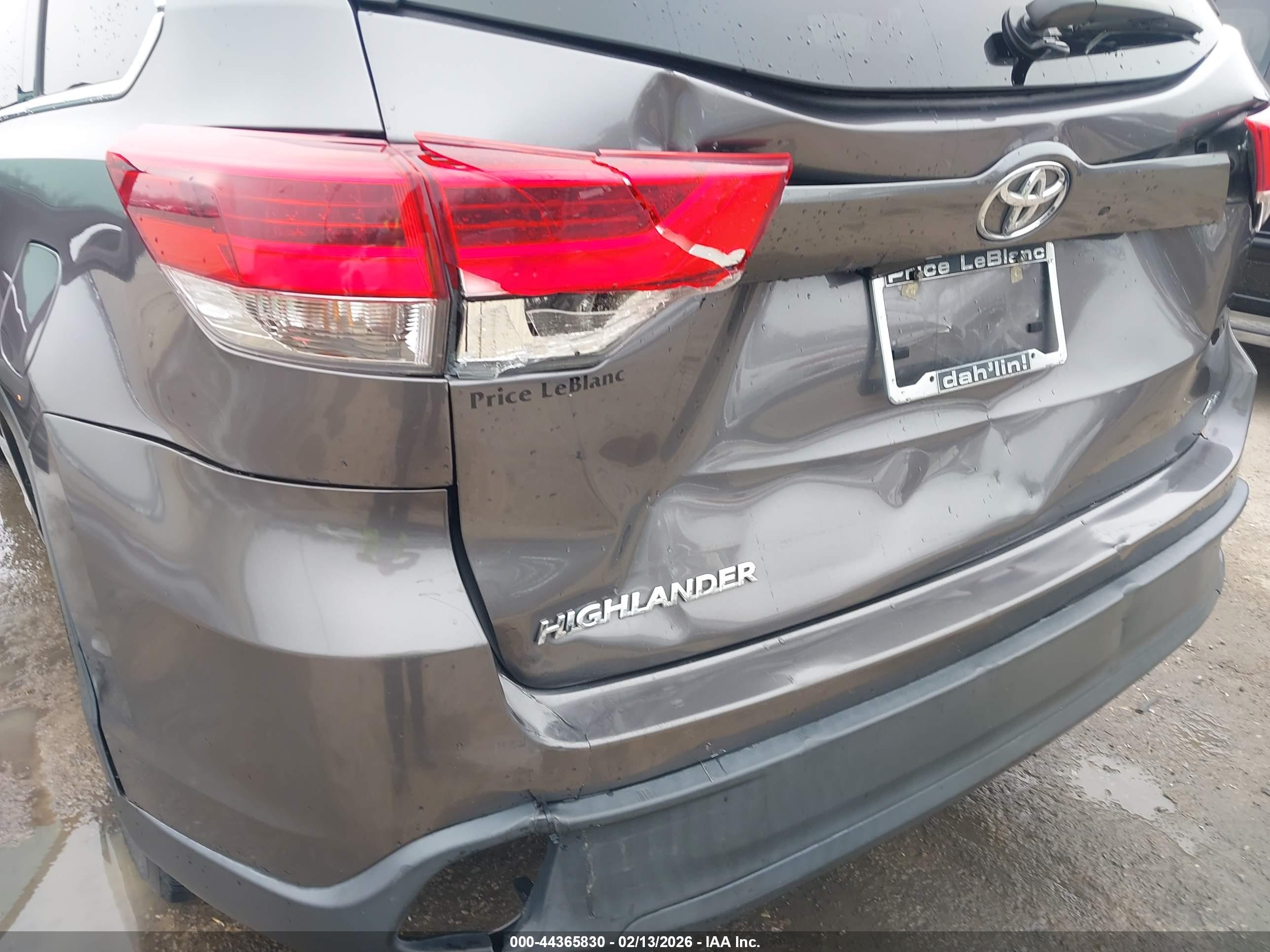 TOYOTA HIGHLANDER image 6