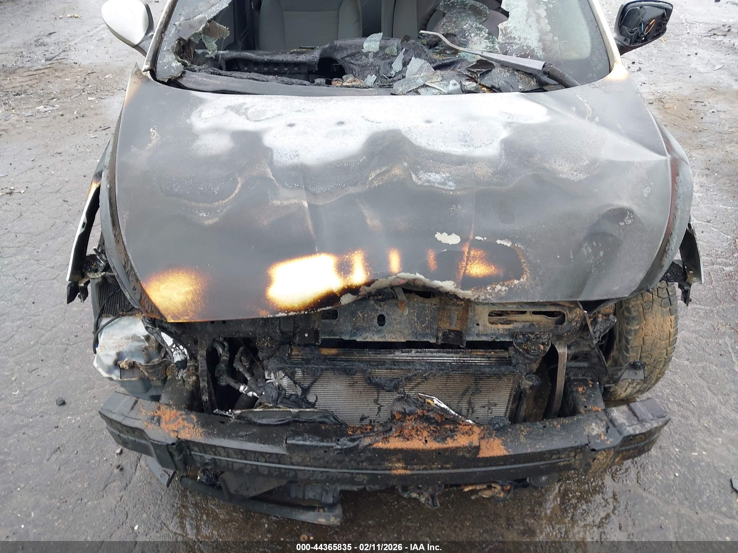 HYUNDAI ACCENT image 10