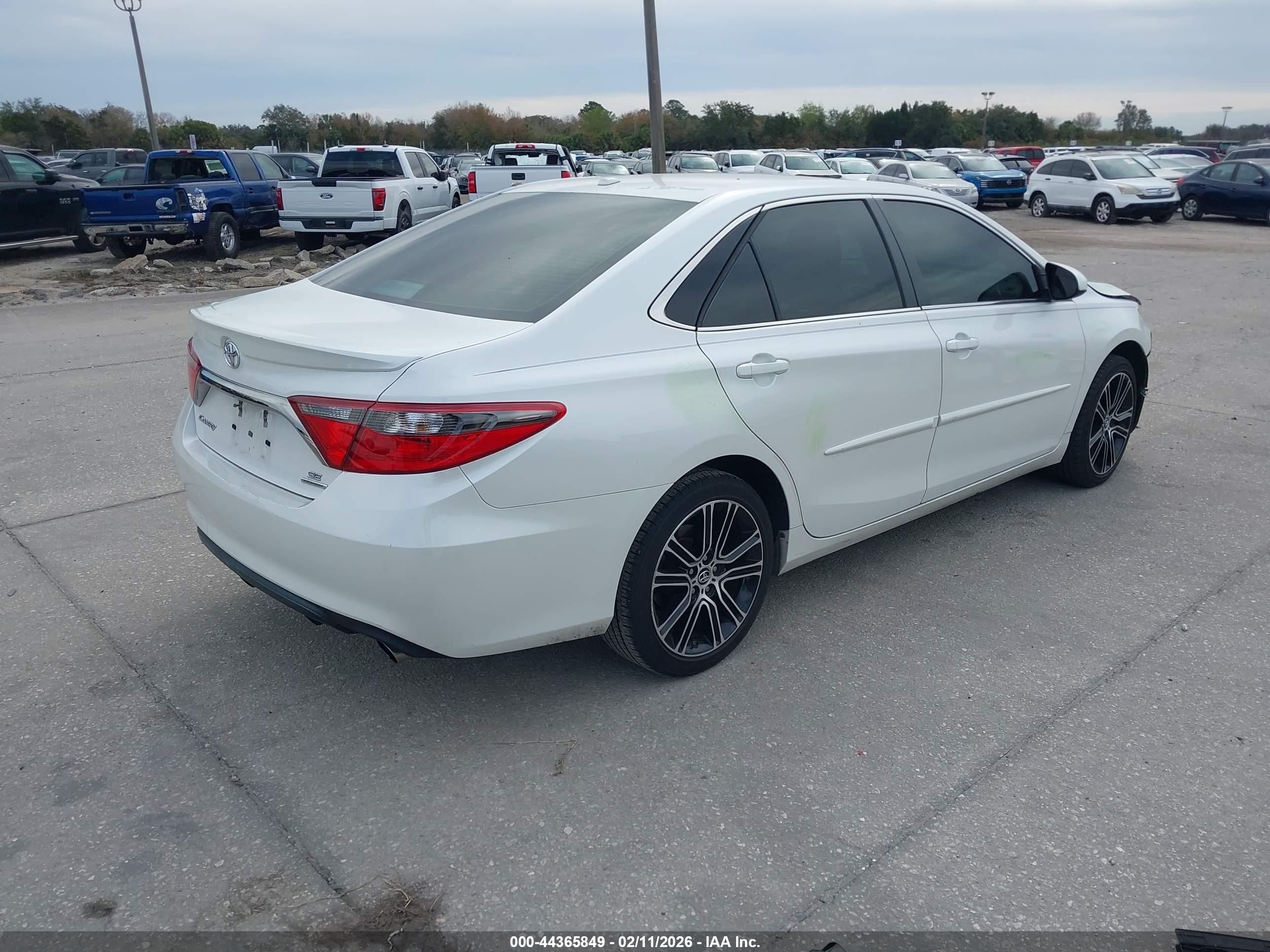 TOYOTA CAMRY image 4