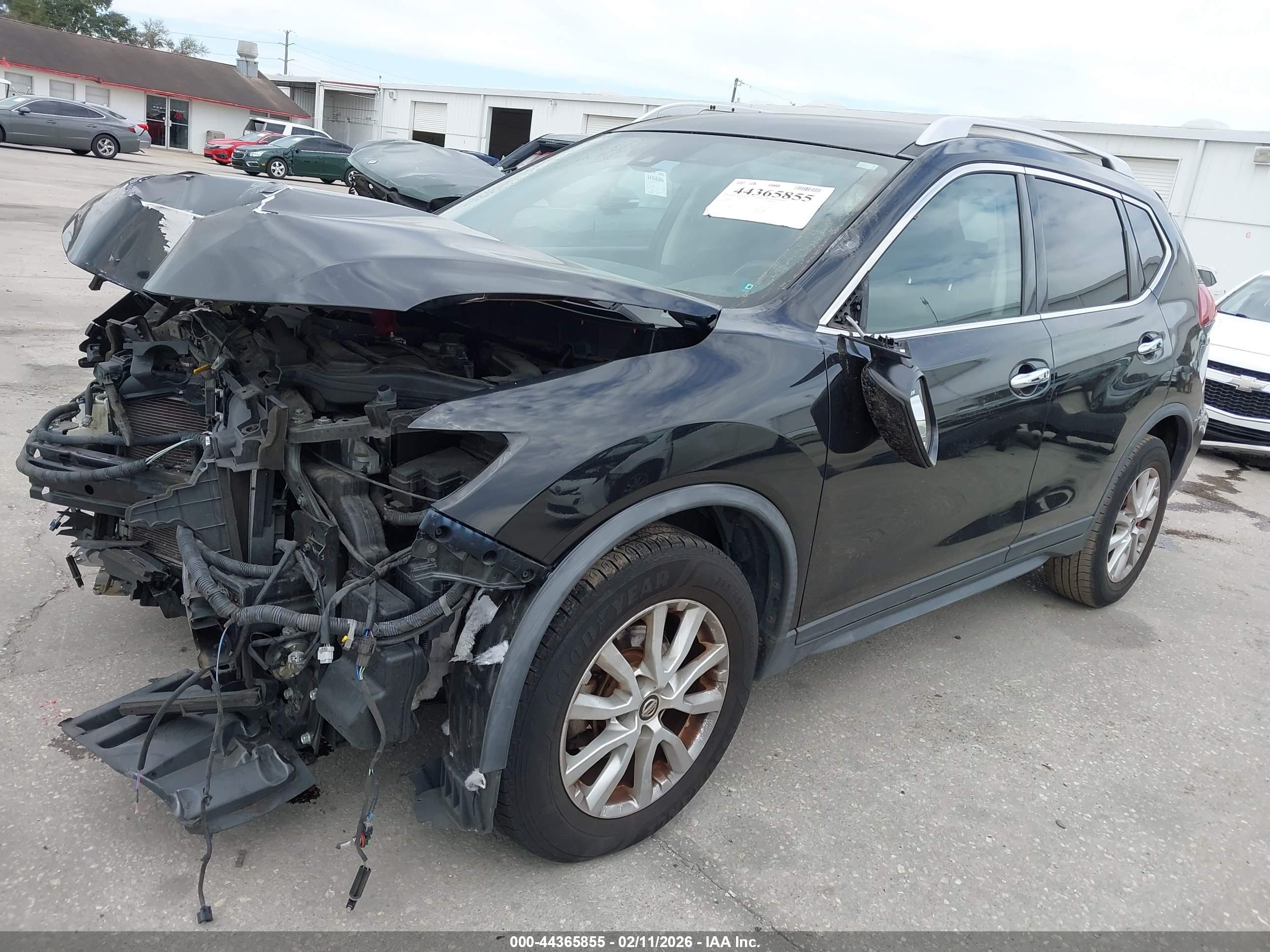 NISSAN ROGUE image 2