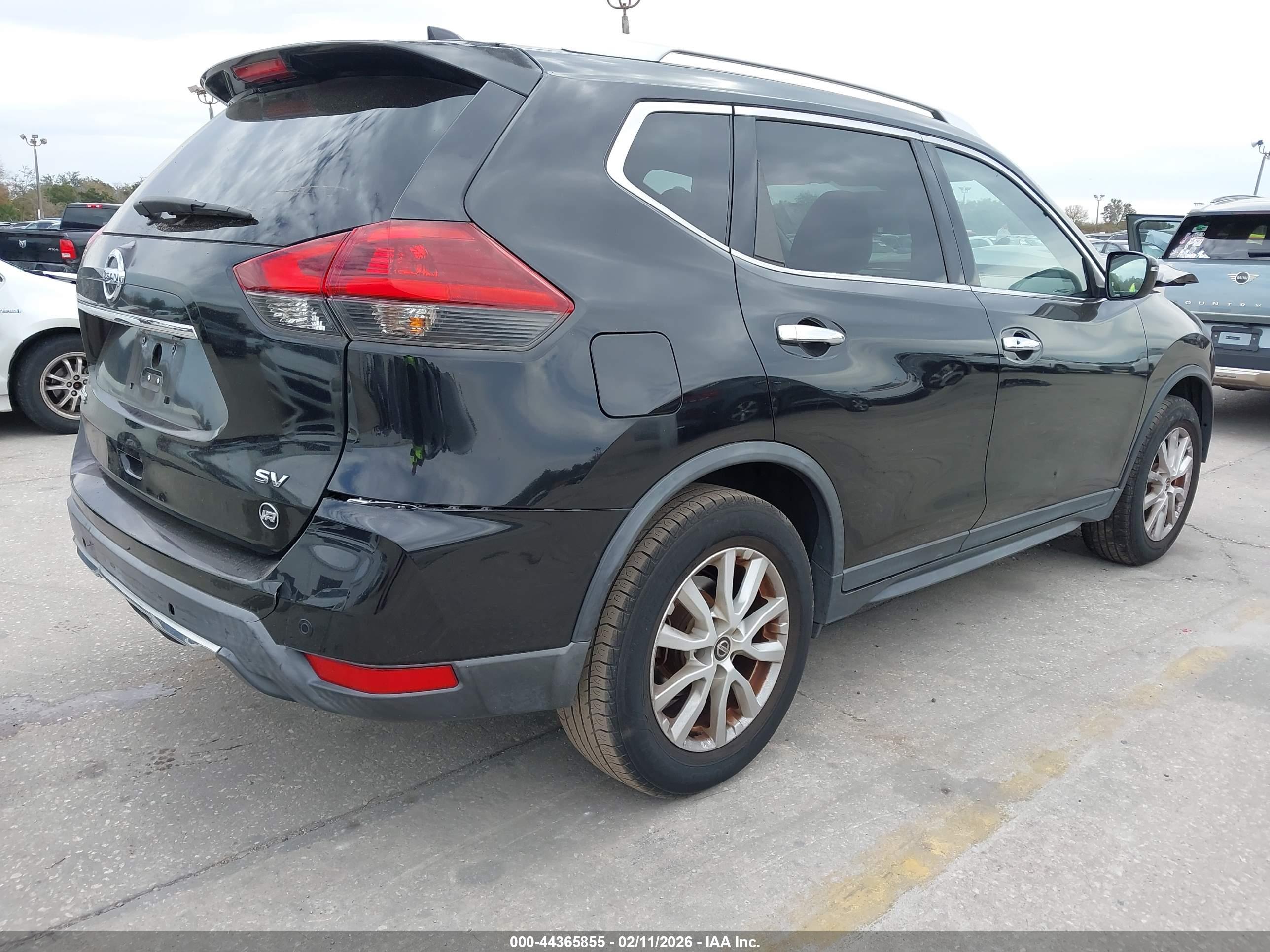 NISSAN ROGUE image 4
