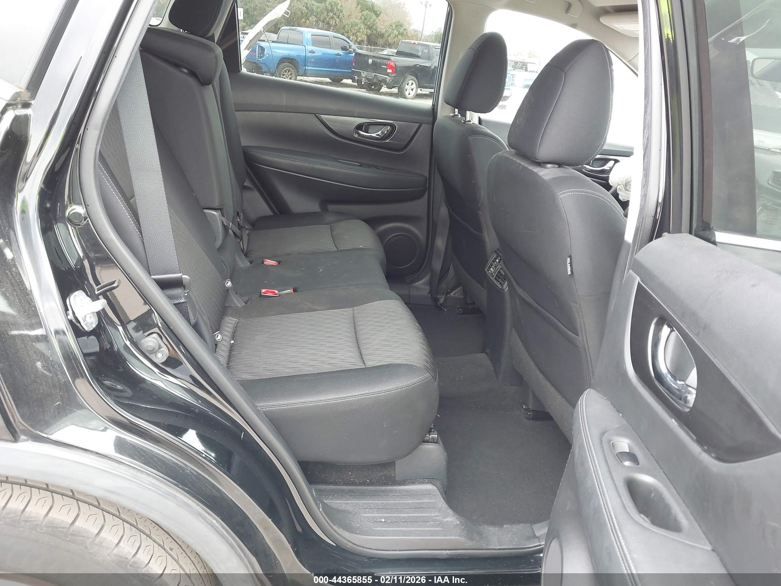 NISSAN ROGUE image 8