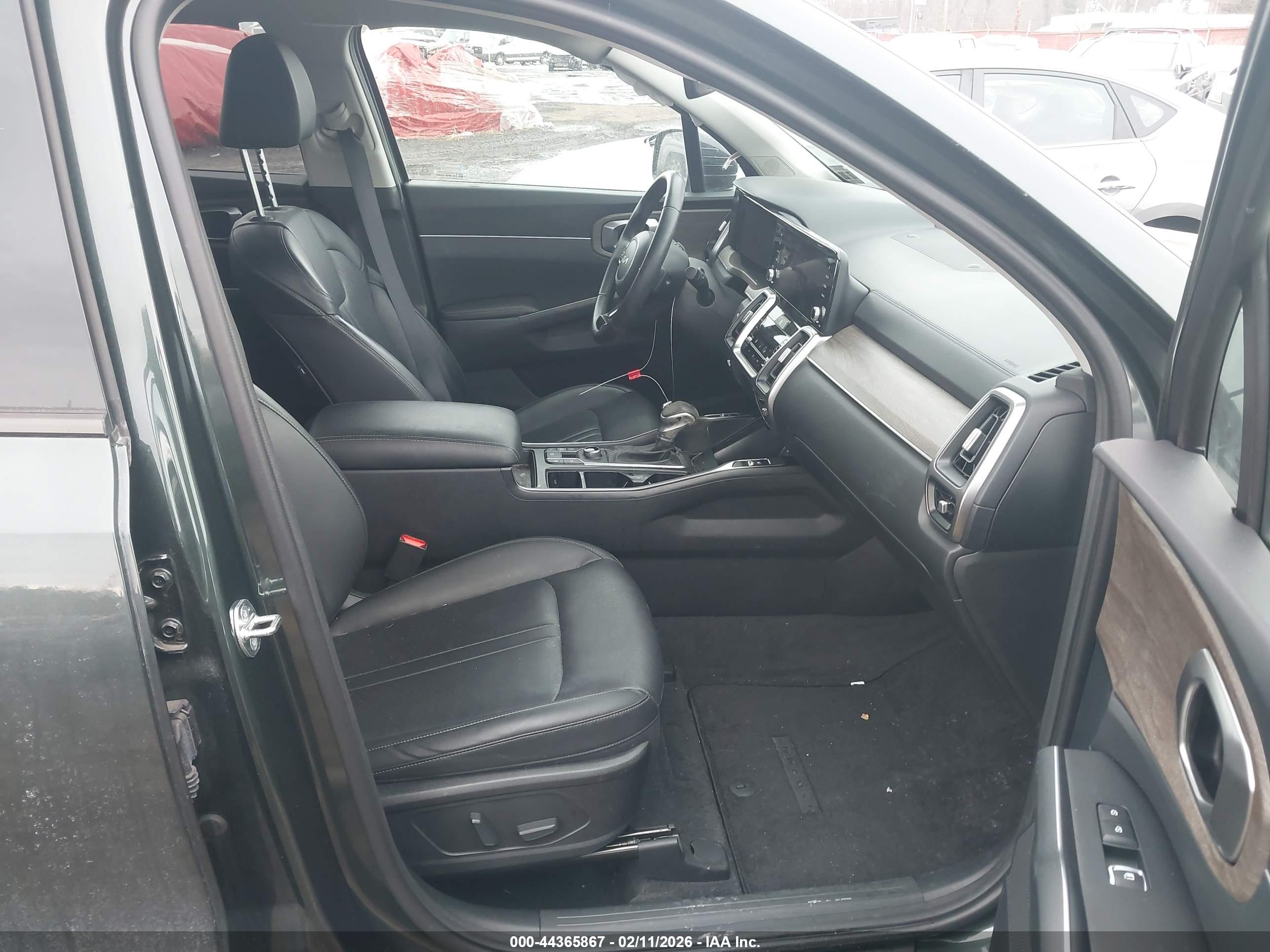 KIA SORENTO image 5