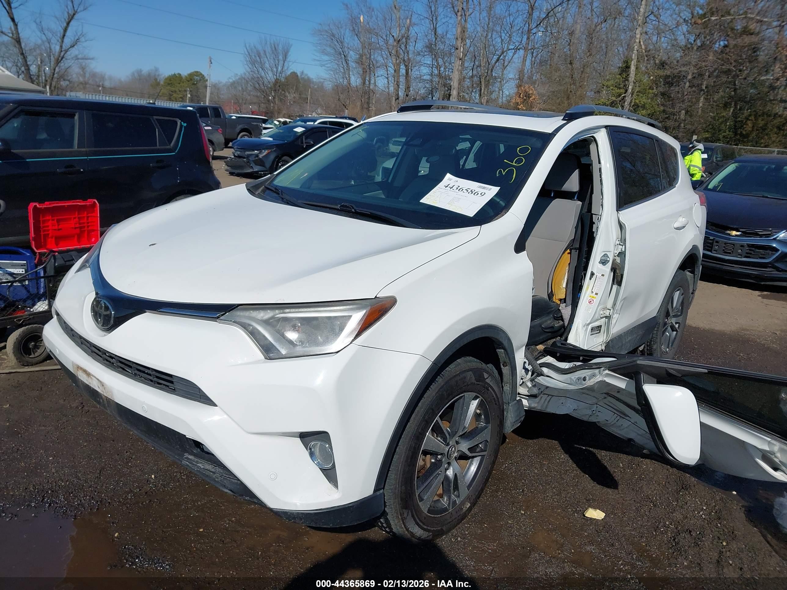 TOYOTA RAV4 image 2