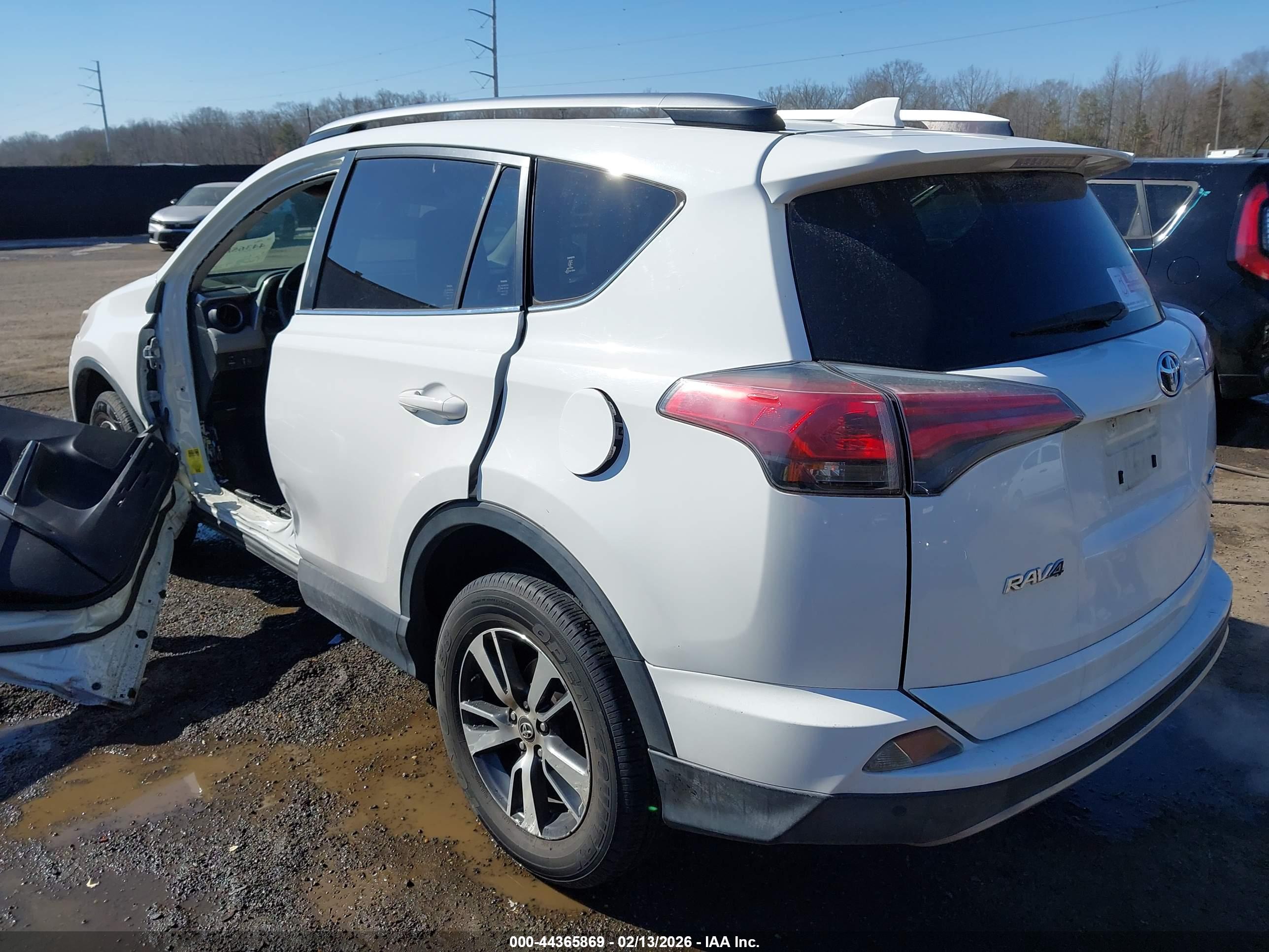 TOYOTA RAV4 image 3