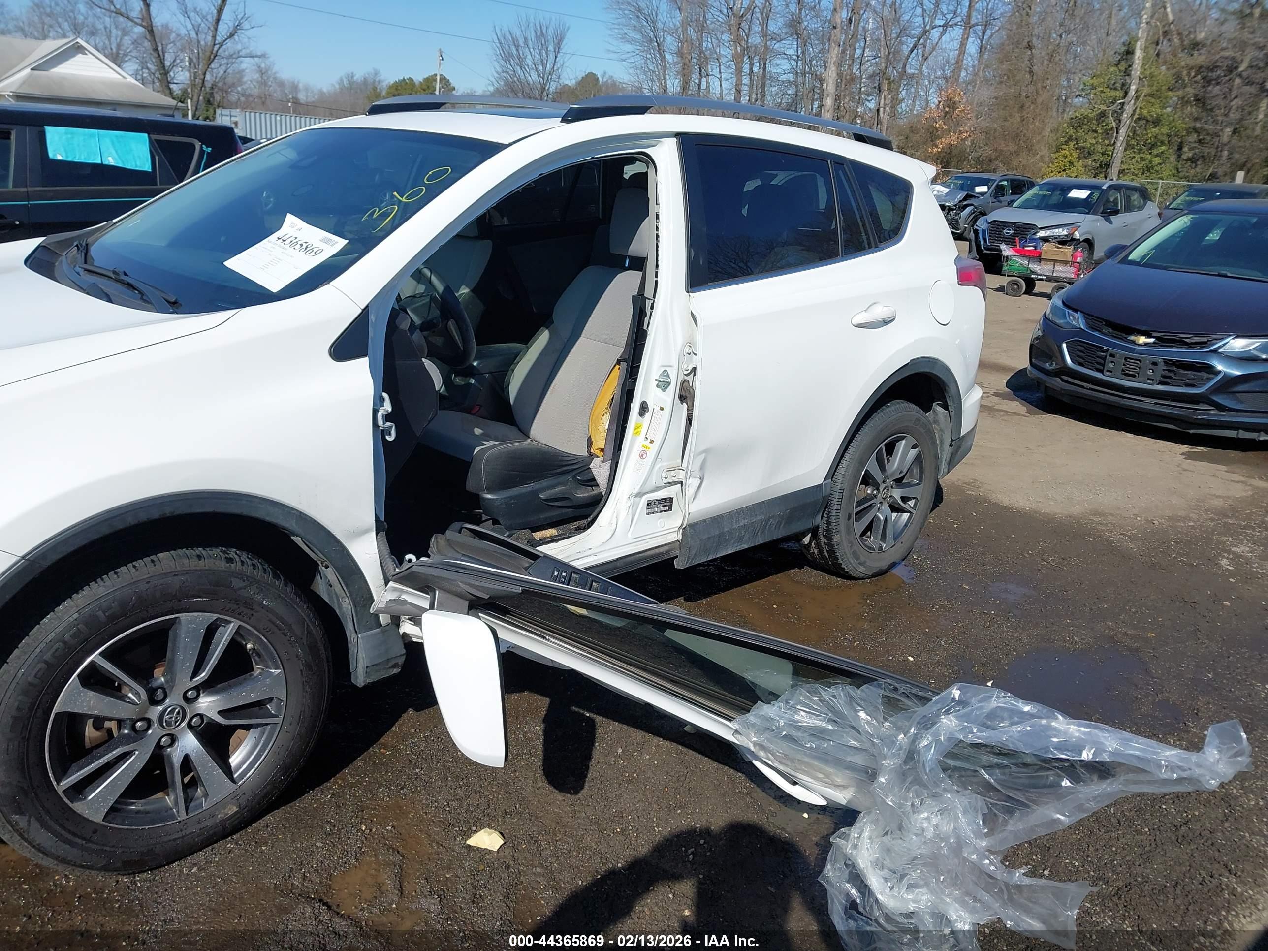 TOYOTA RAV4 image 6