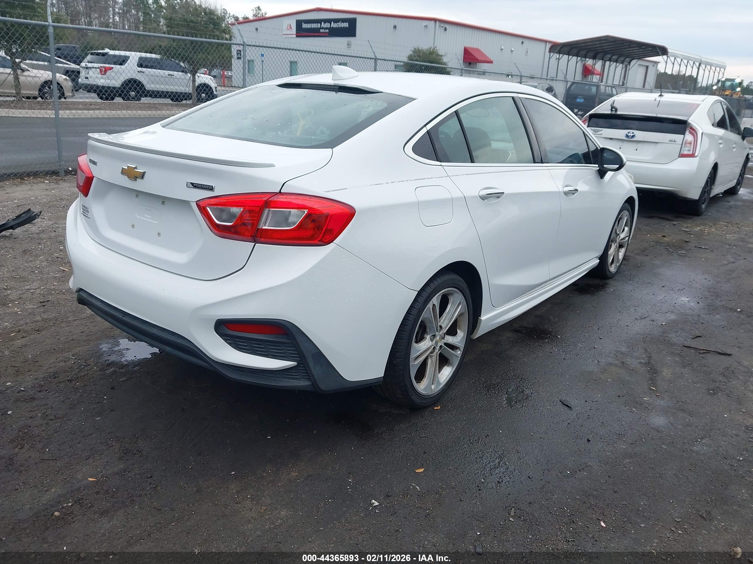 CHEVROLET CRUZE image 4