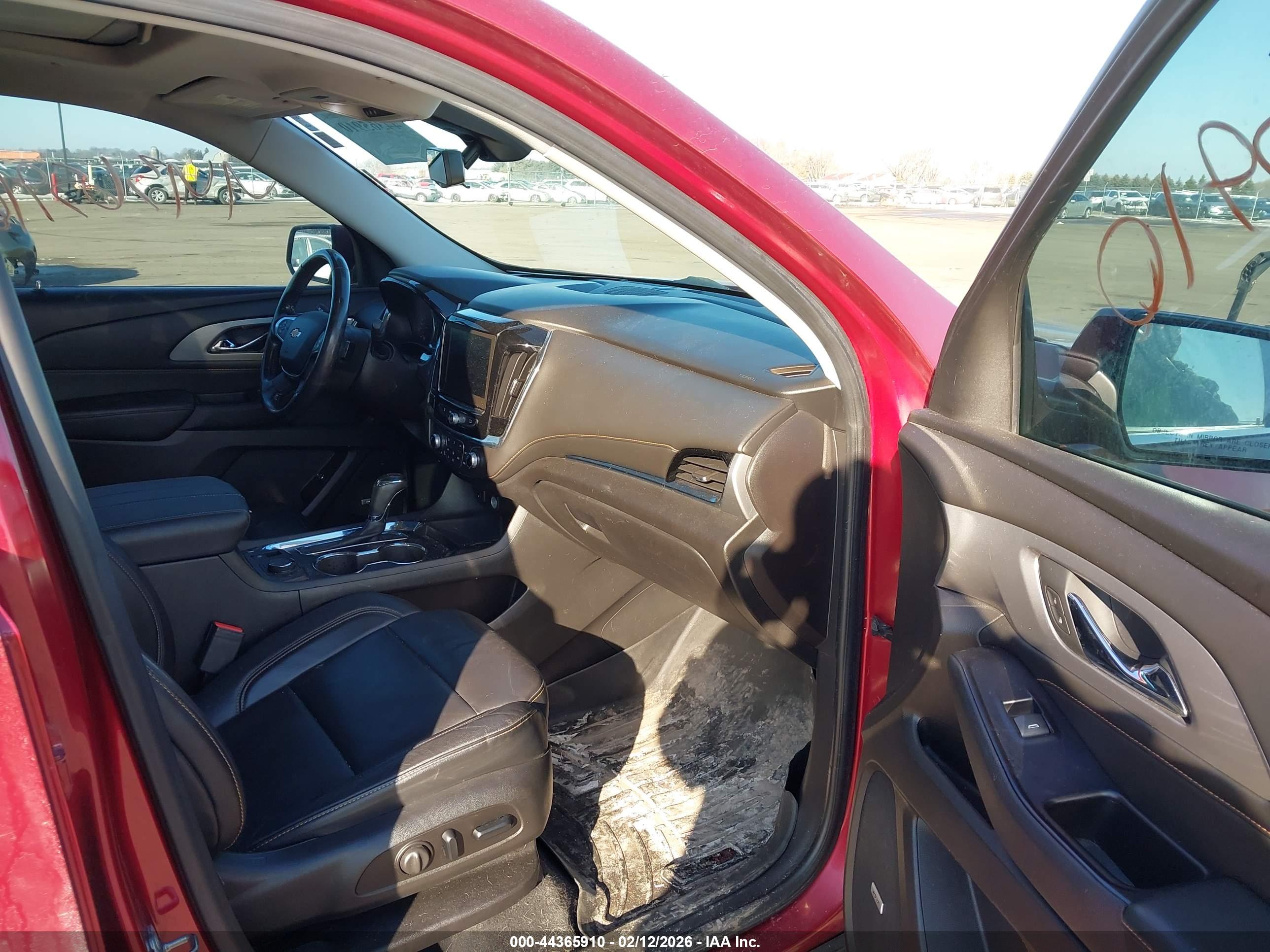 CHEVROLET TRAVERSE image 5