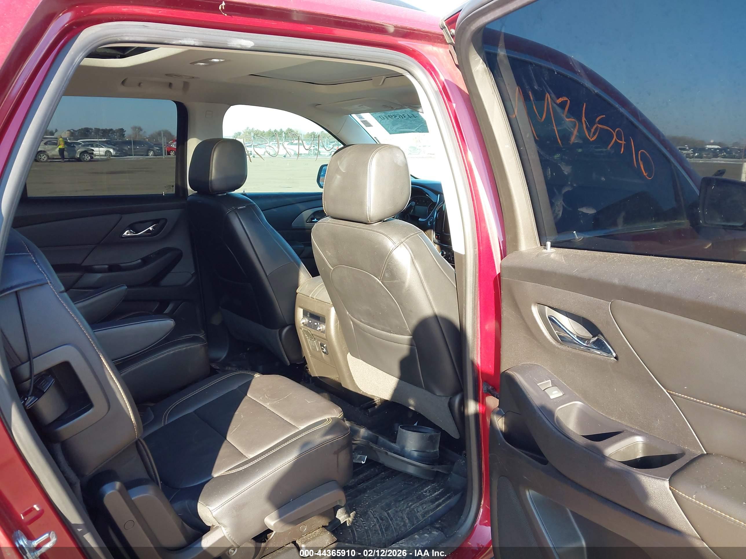 CHEVROLET TRAVERSE image 8