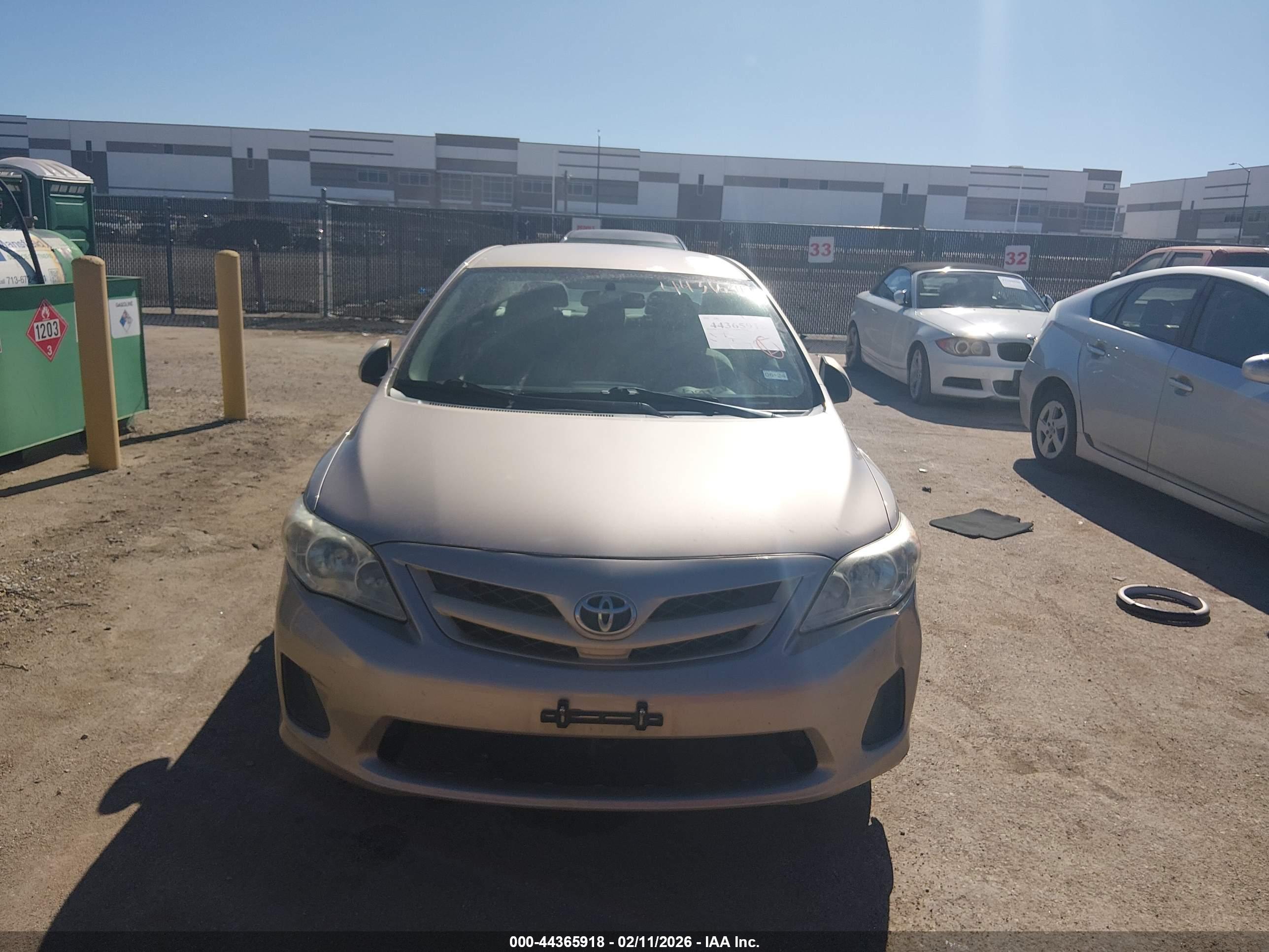 TOYOTA COROLLA image 6
