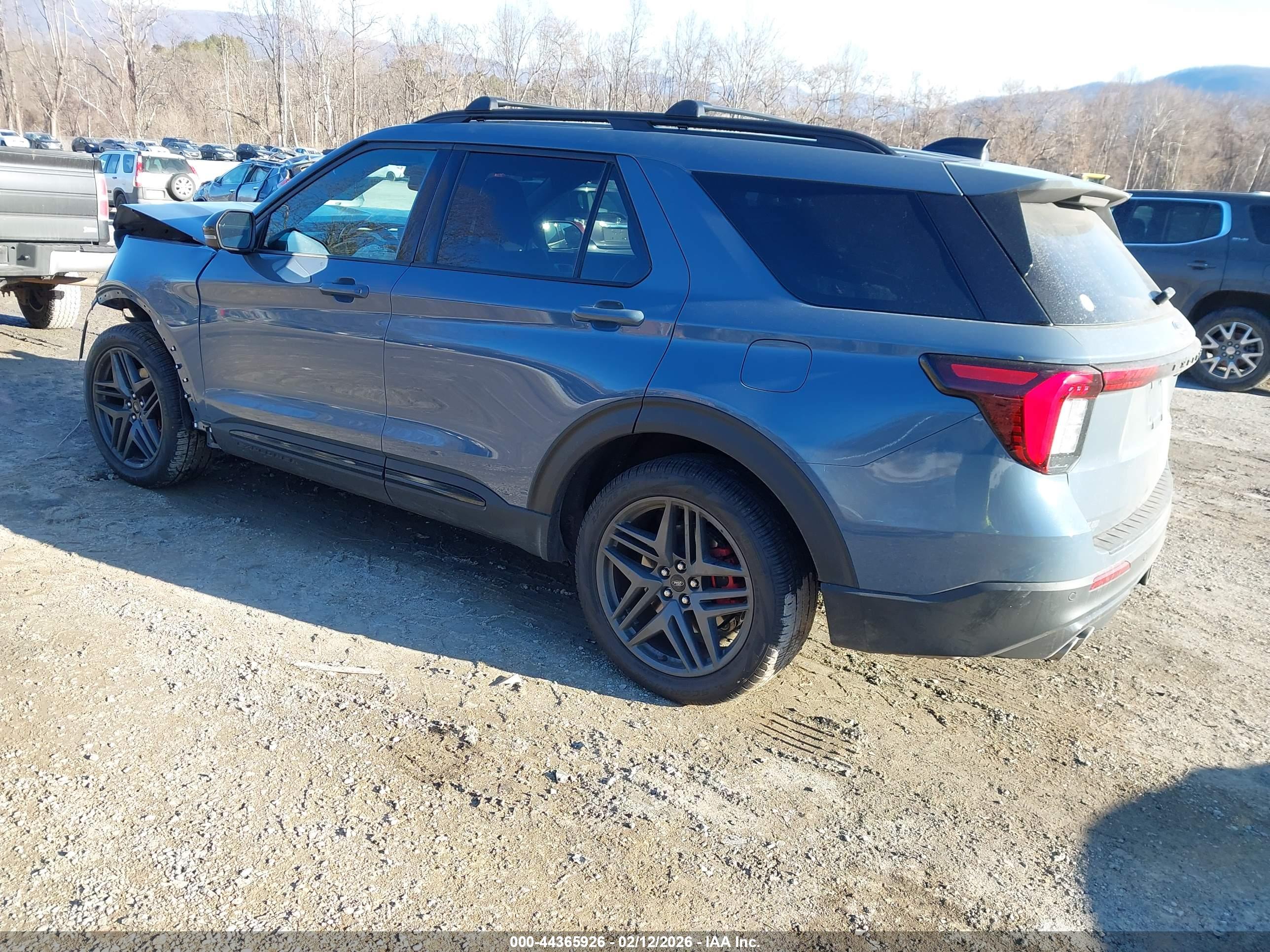 FORD EXPLORER image 3