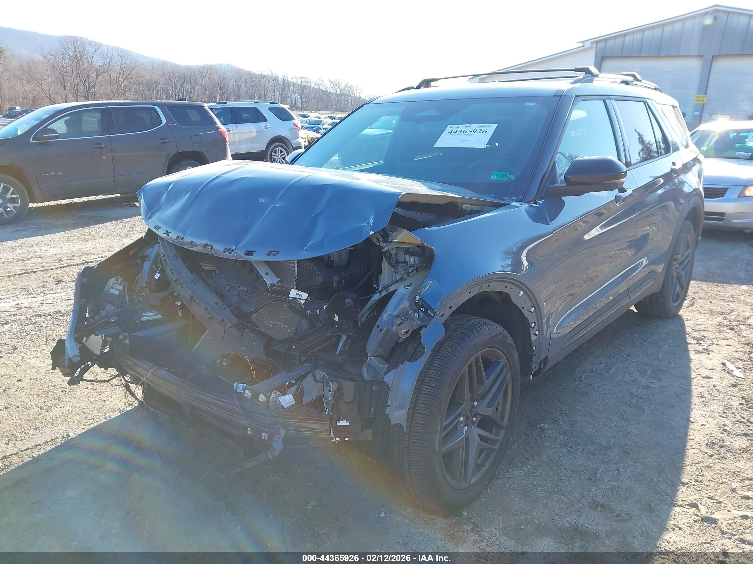 FORD EXPLORER image 6