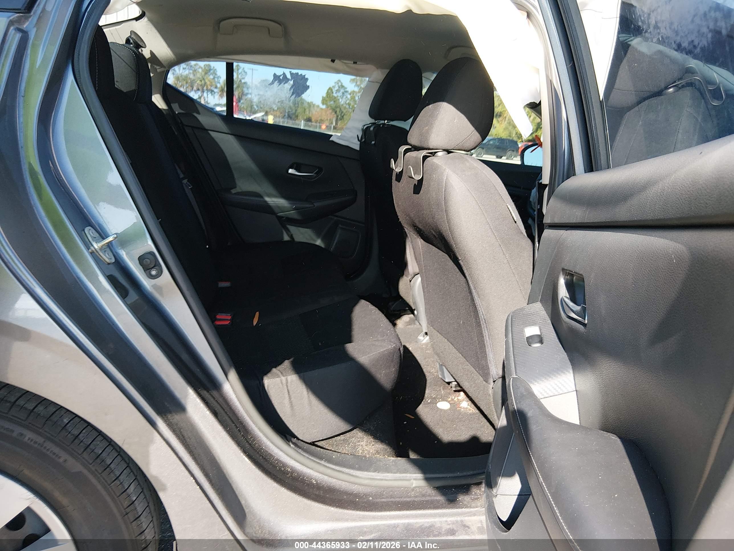 NISSAN SENTRA image 8