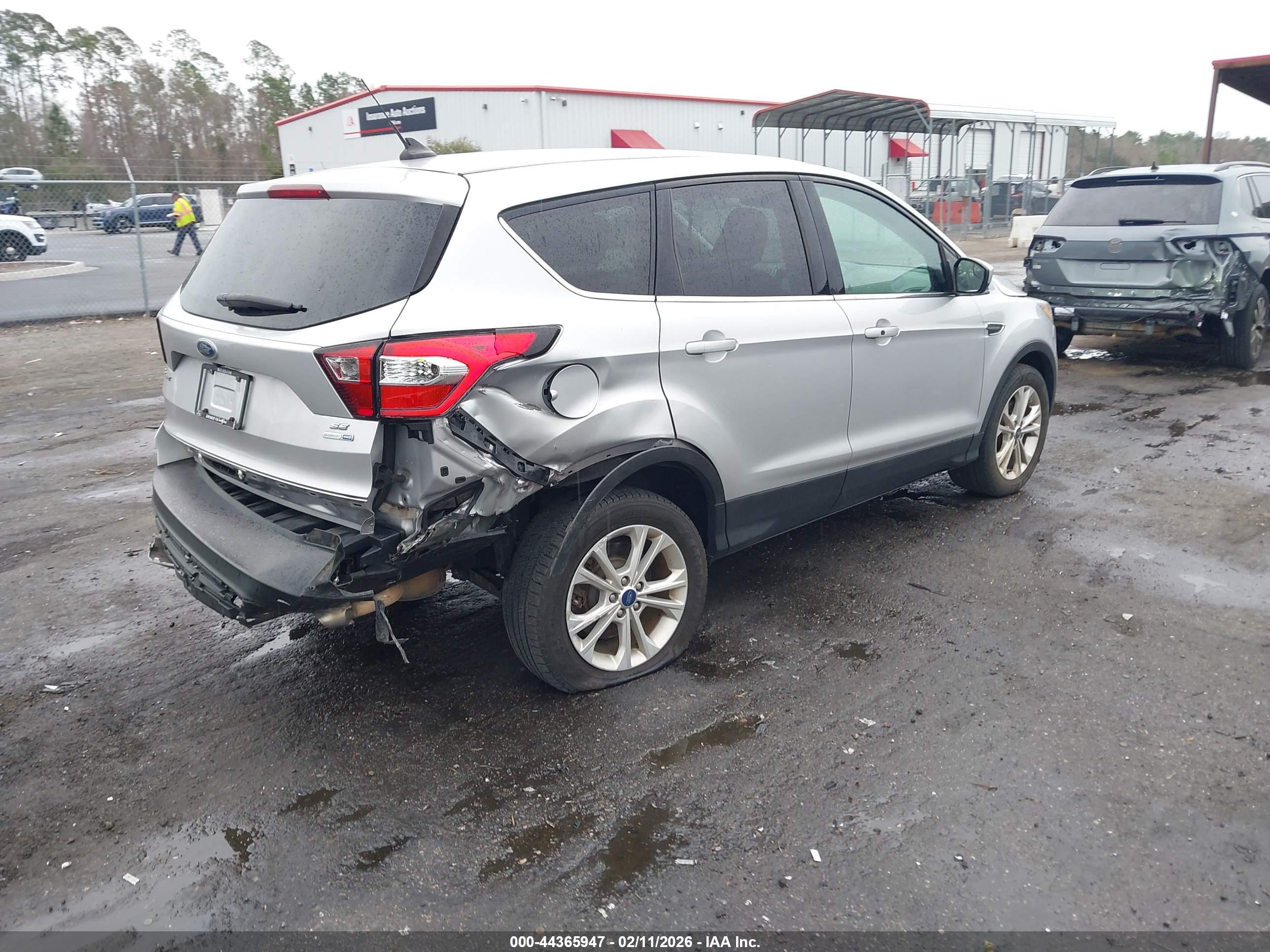 FORD ESCAPE image 4