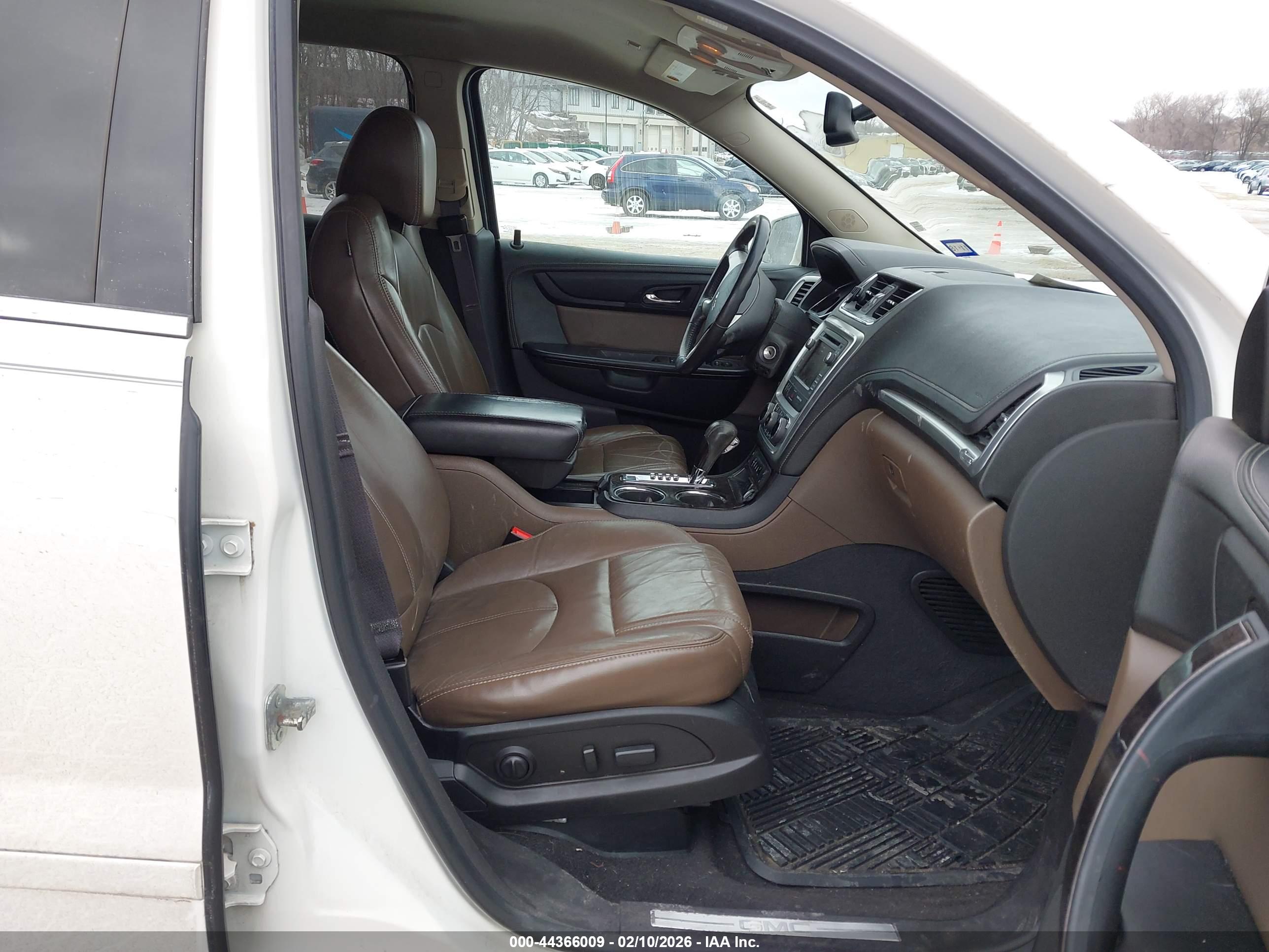 GMC ACADIA image 5