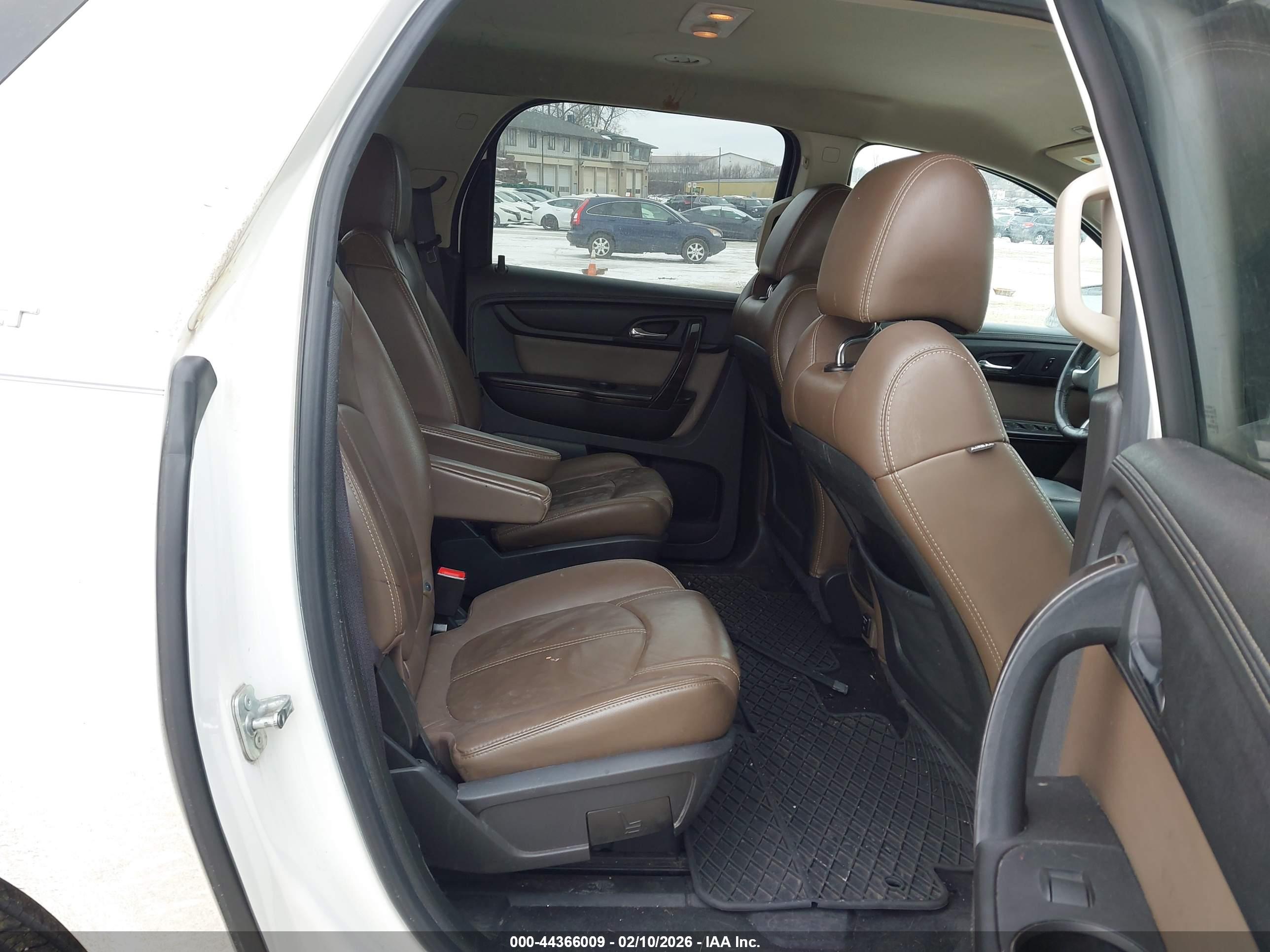 GMC ACADIA image 8