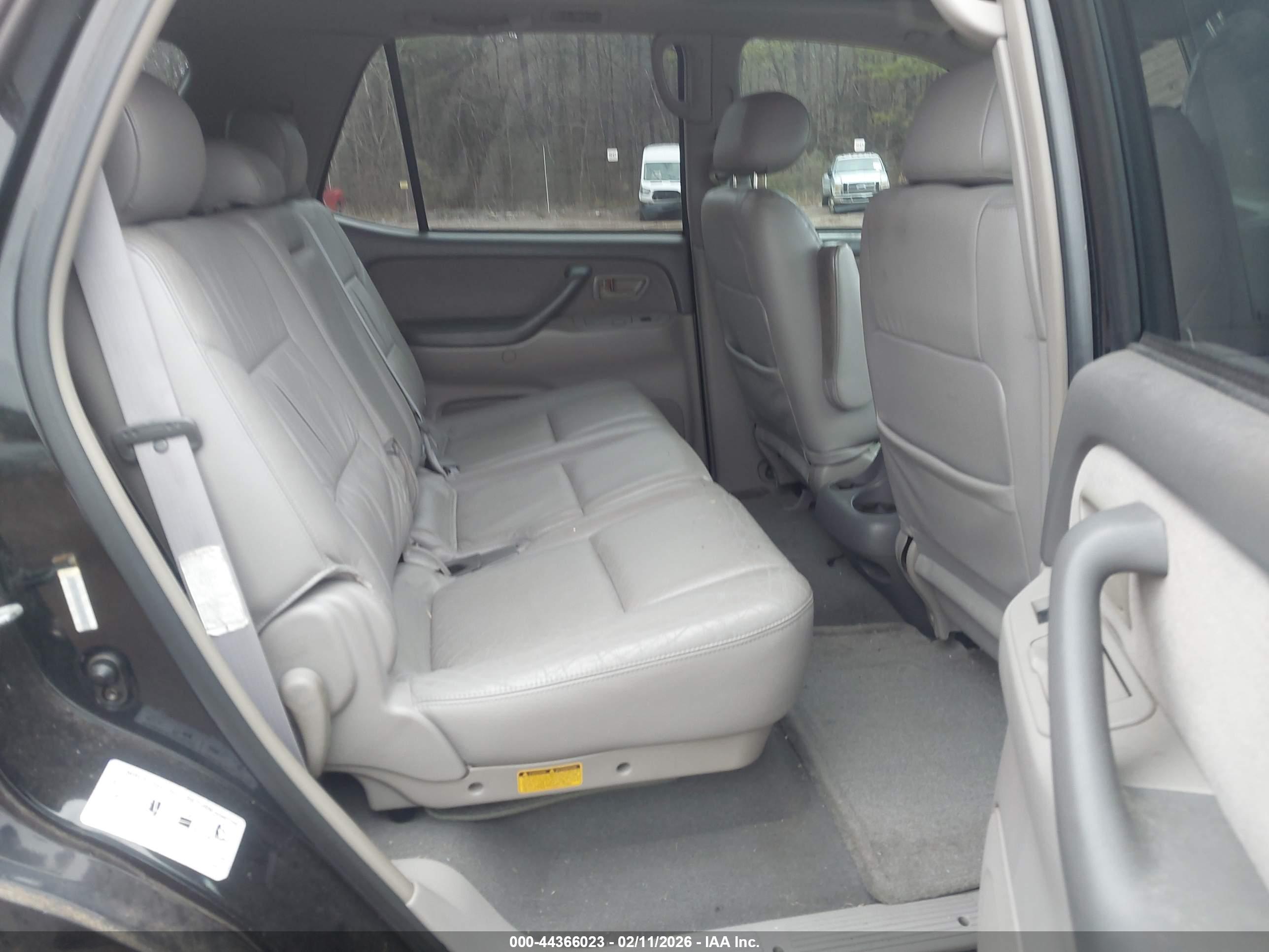TOYOTA SEQUOIA image 8