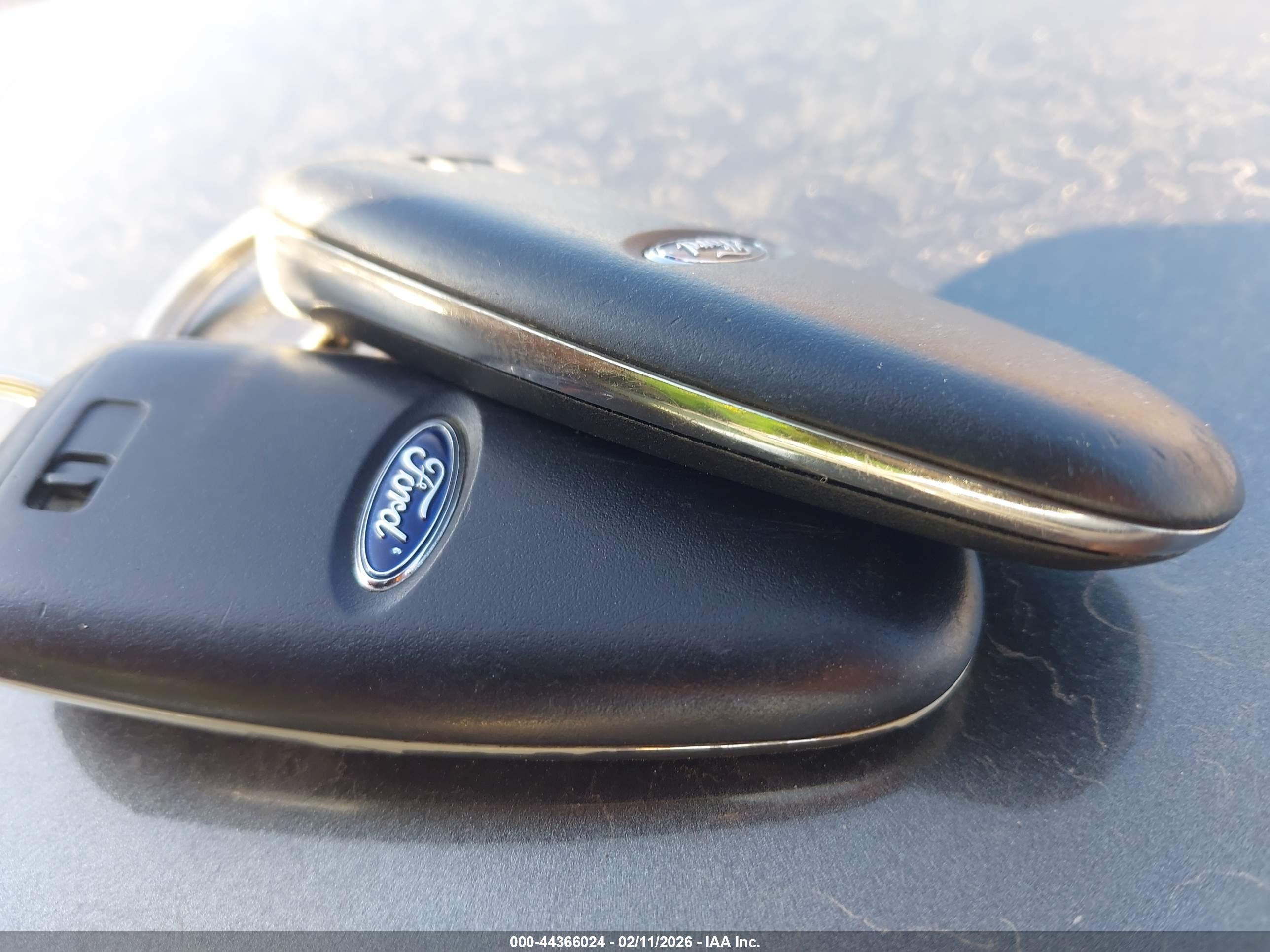 FORD ESCAPE image 11