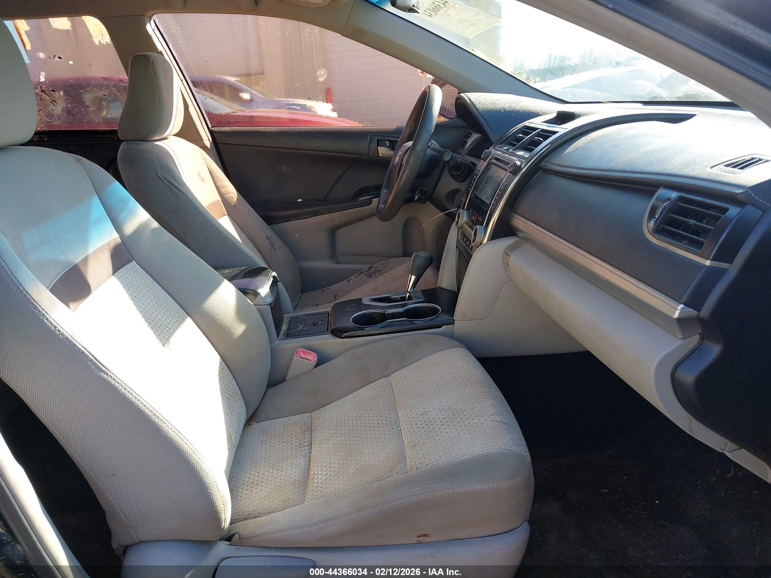 TOYOTA CAMRY image 5