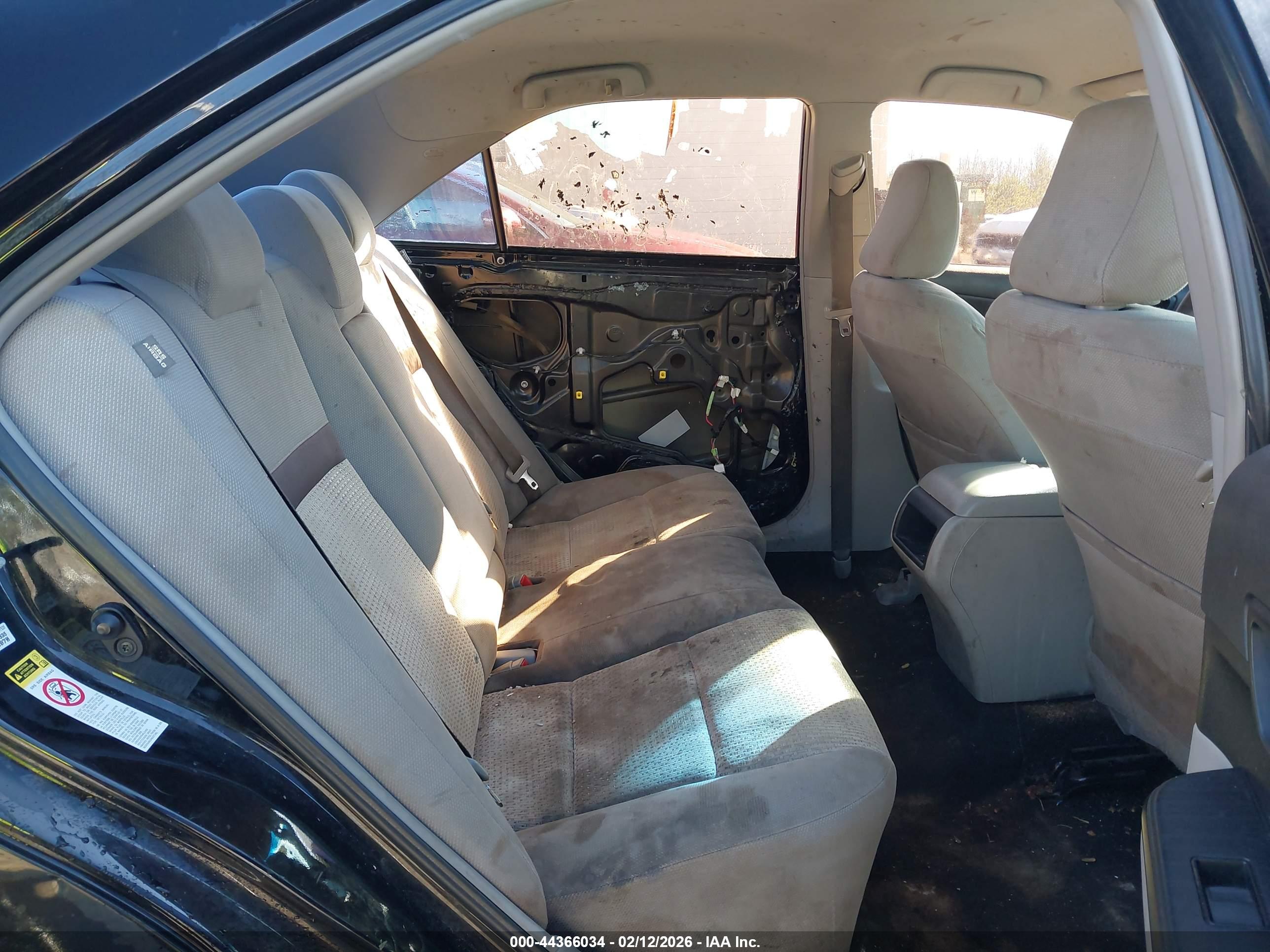 TOYOTA CAMRY image 8