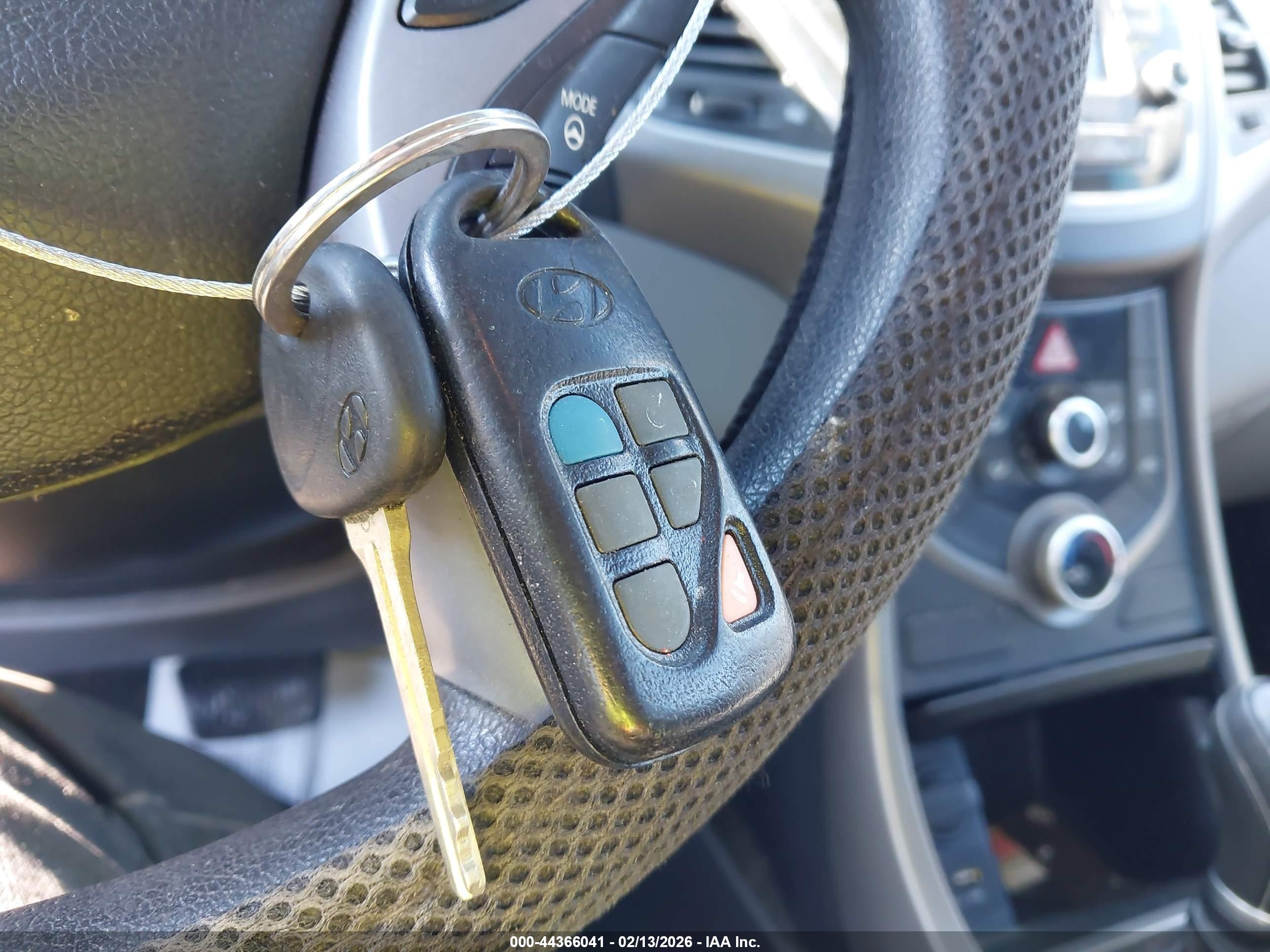 HYUNDAI ELANTRA image 11