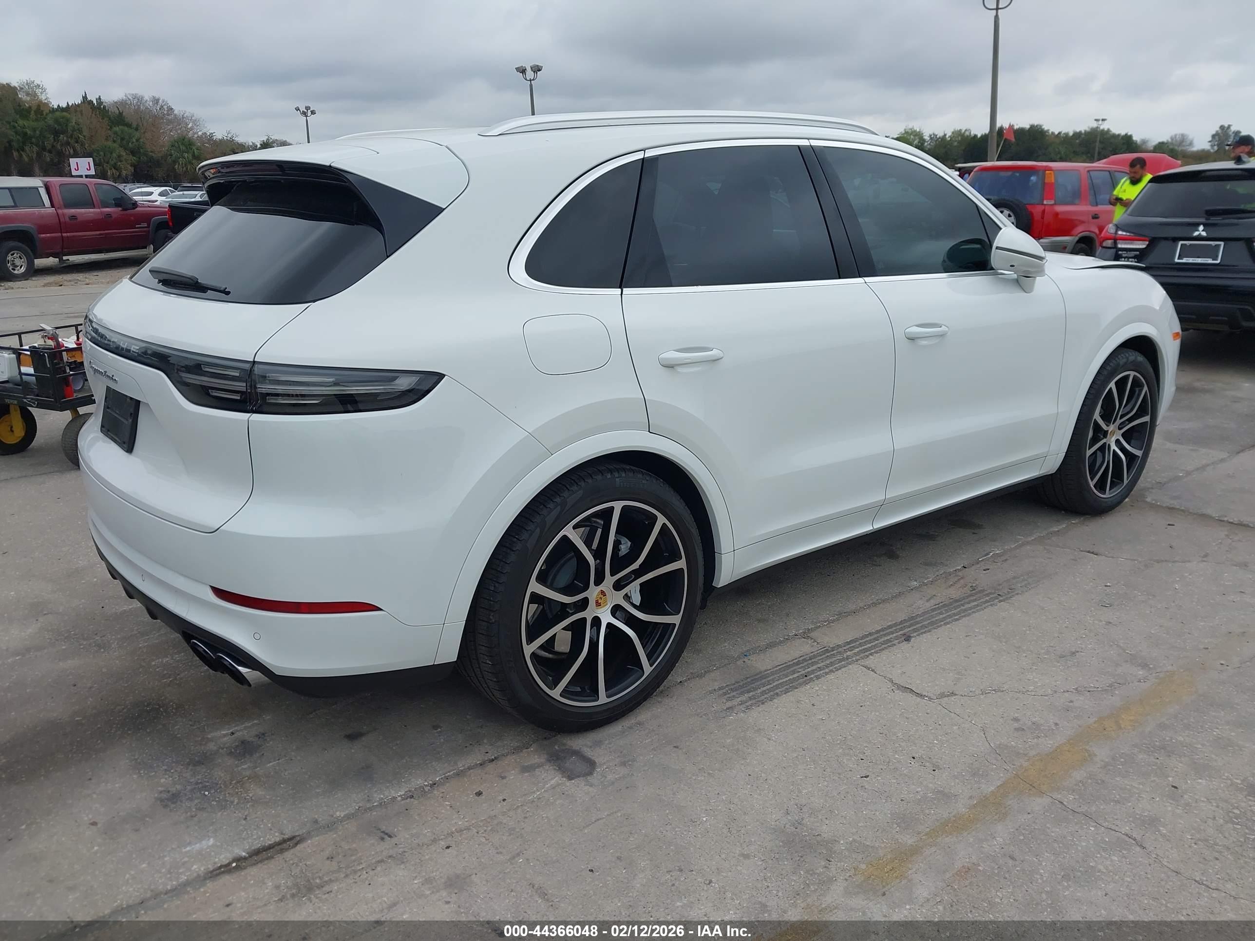 PORSCHE CAYENNE image 4